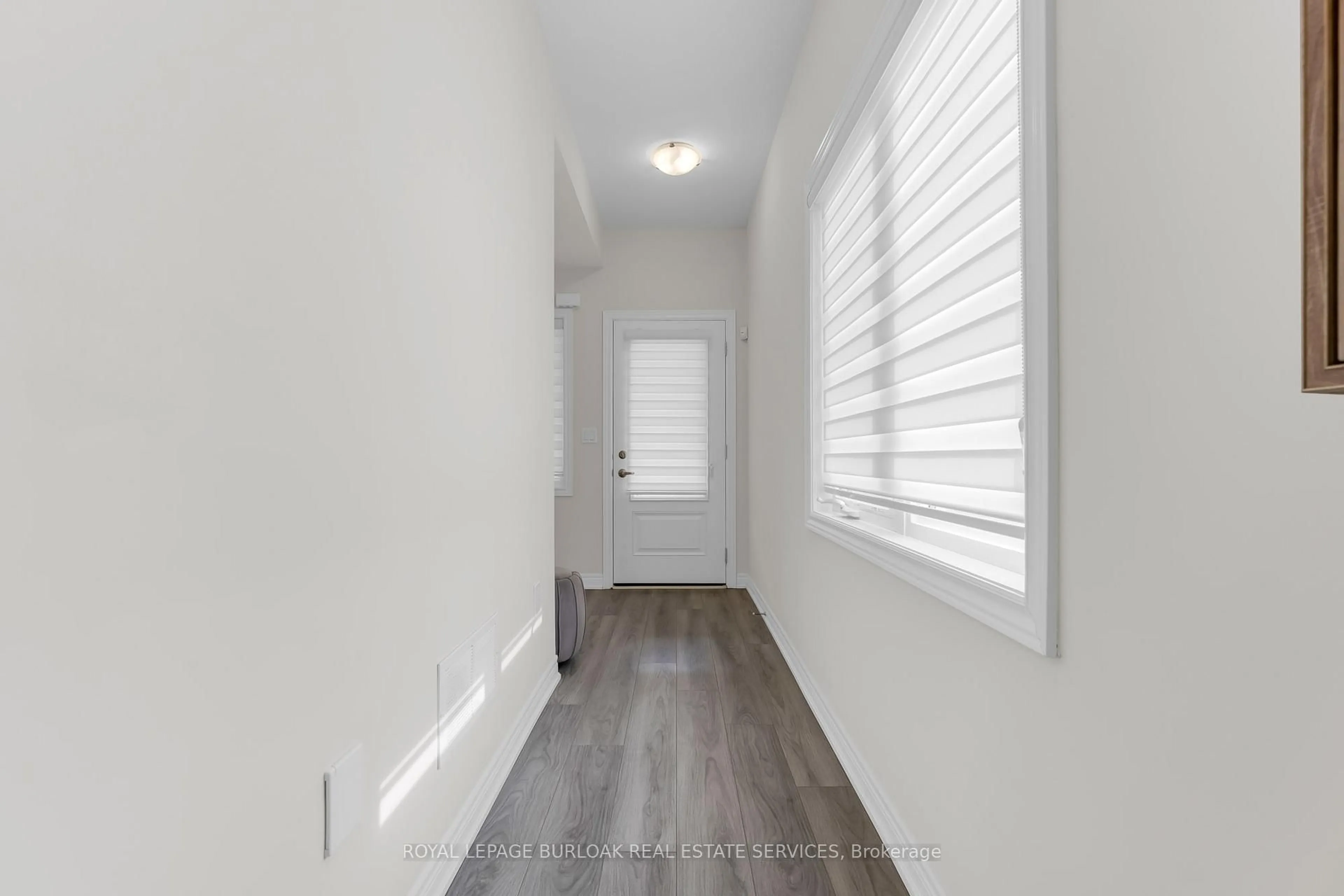 Indoor entryway for 40 Zinfandel Dr #36, Hamilton Ontario L8E 0L1