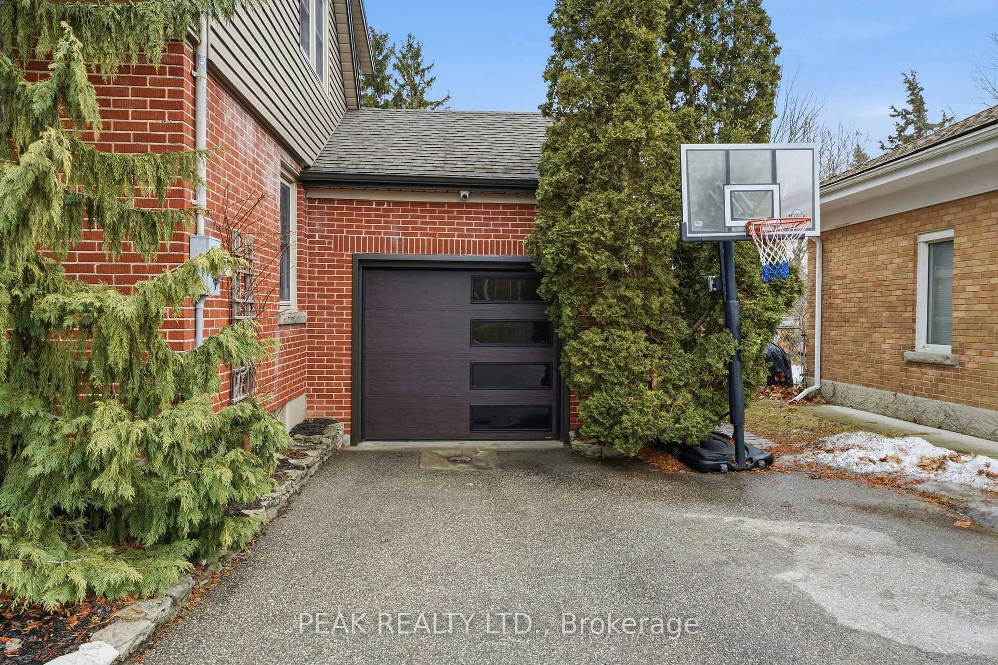 Unknown for 86 Elm St, Brantford Ontario N3R 4V2