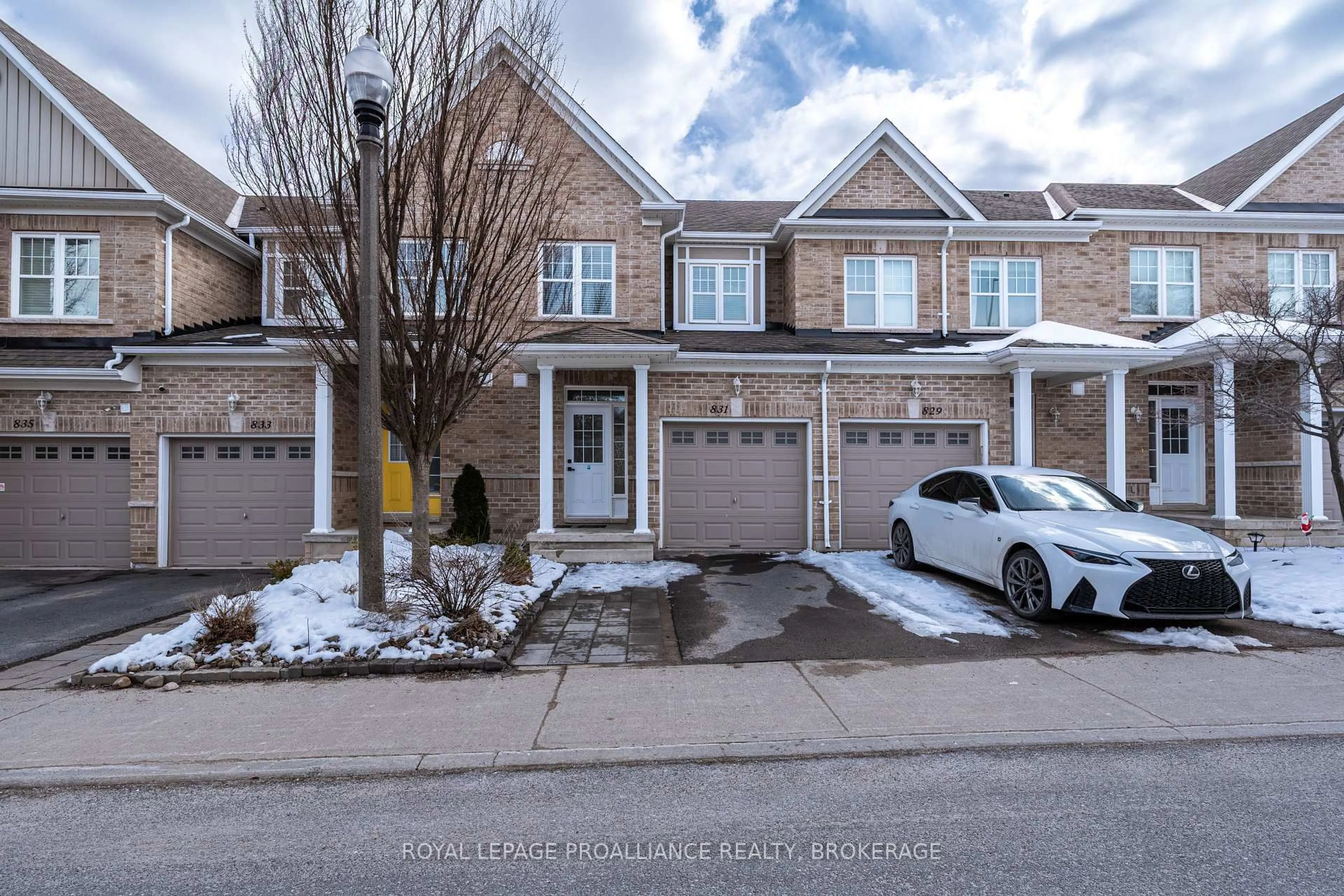 A pic from outside/outdoor area/front of a property/back of a property/a pic from drone, street for 831 Newmarket Lane, Kingston Ontario K7K 0C8