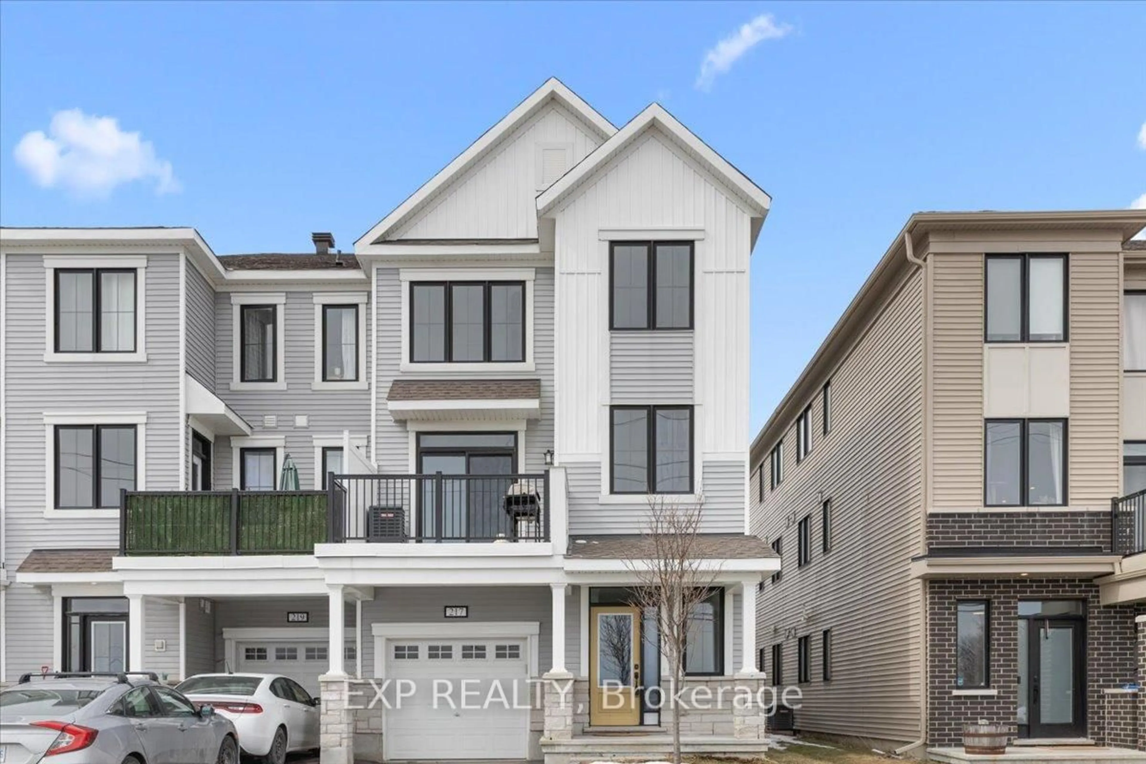 Home with vinyl exterior material, street for 217 Hibernian Walk, Ottawa Ontario K2V 0R6