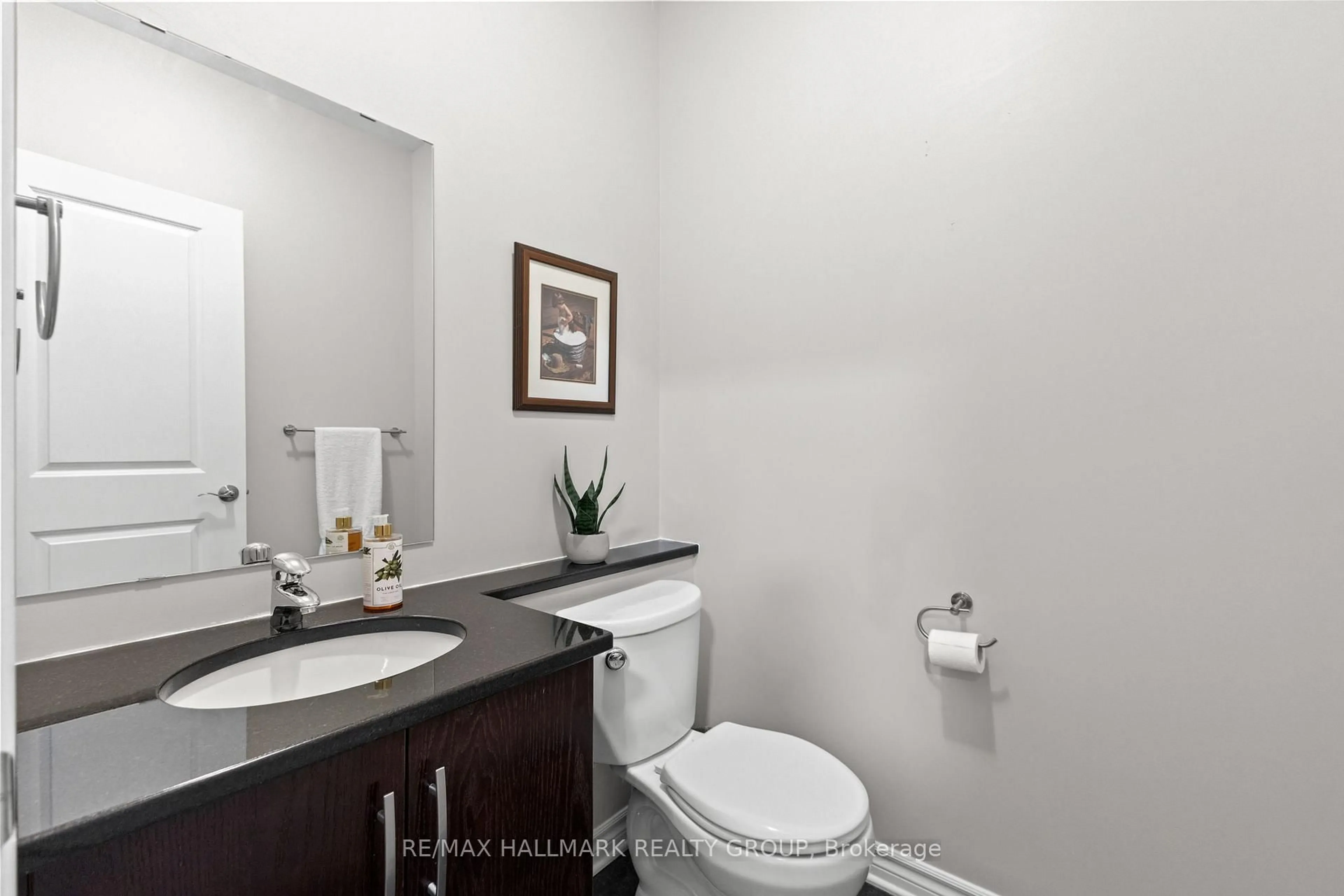 Standard bathroom, unknown for 500 Claridge Dr #206, Ottawa Ontario K2J 3G5