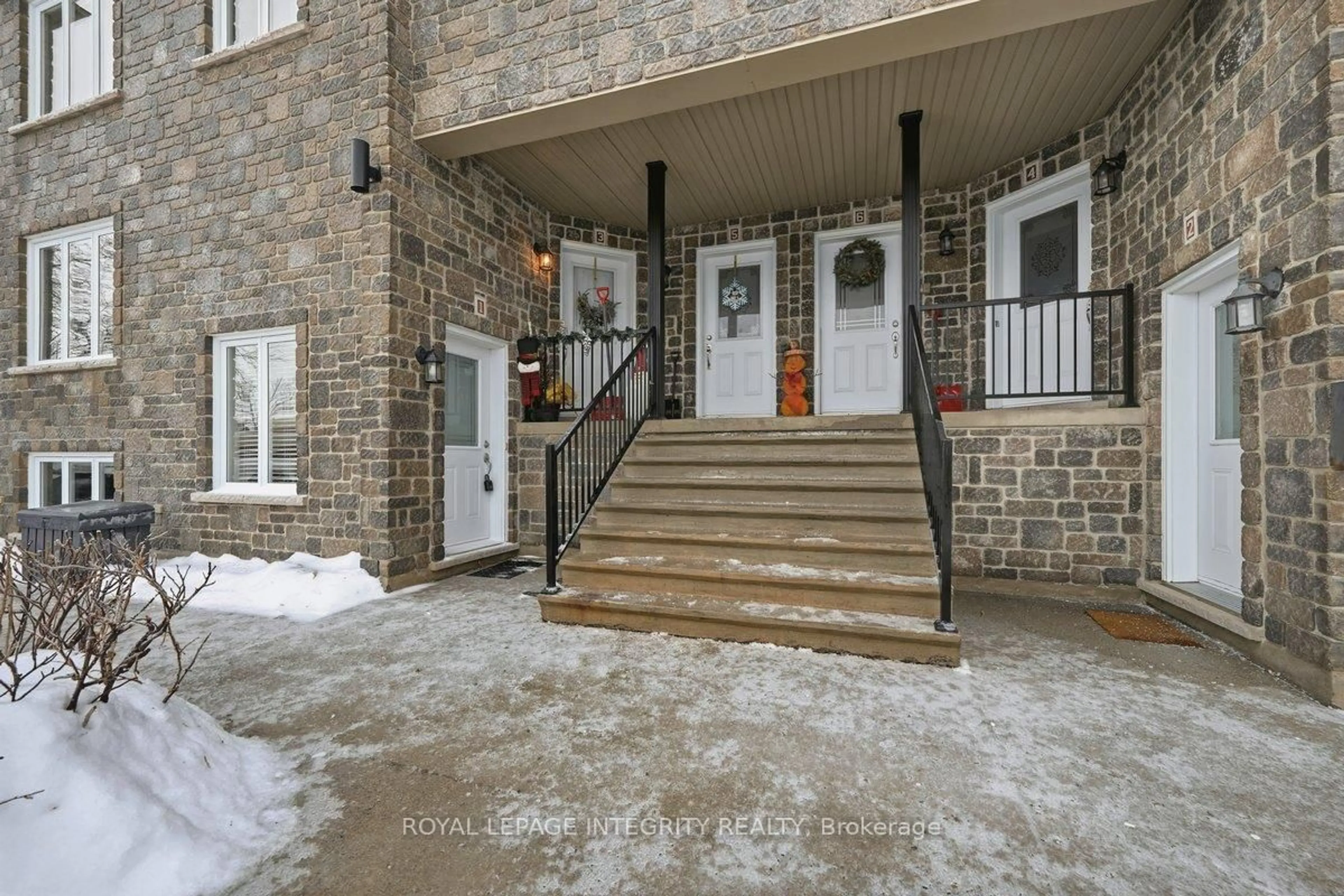 Indoor entryway for 46 Cambridge St #1, The Nation Ontario K0A 2M0