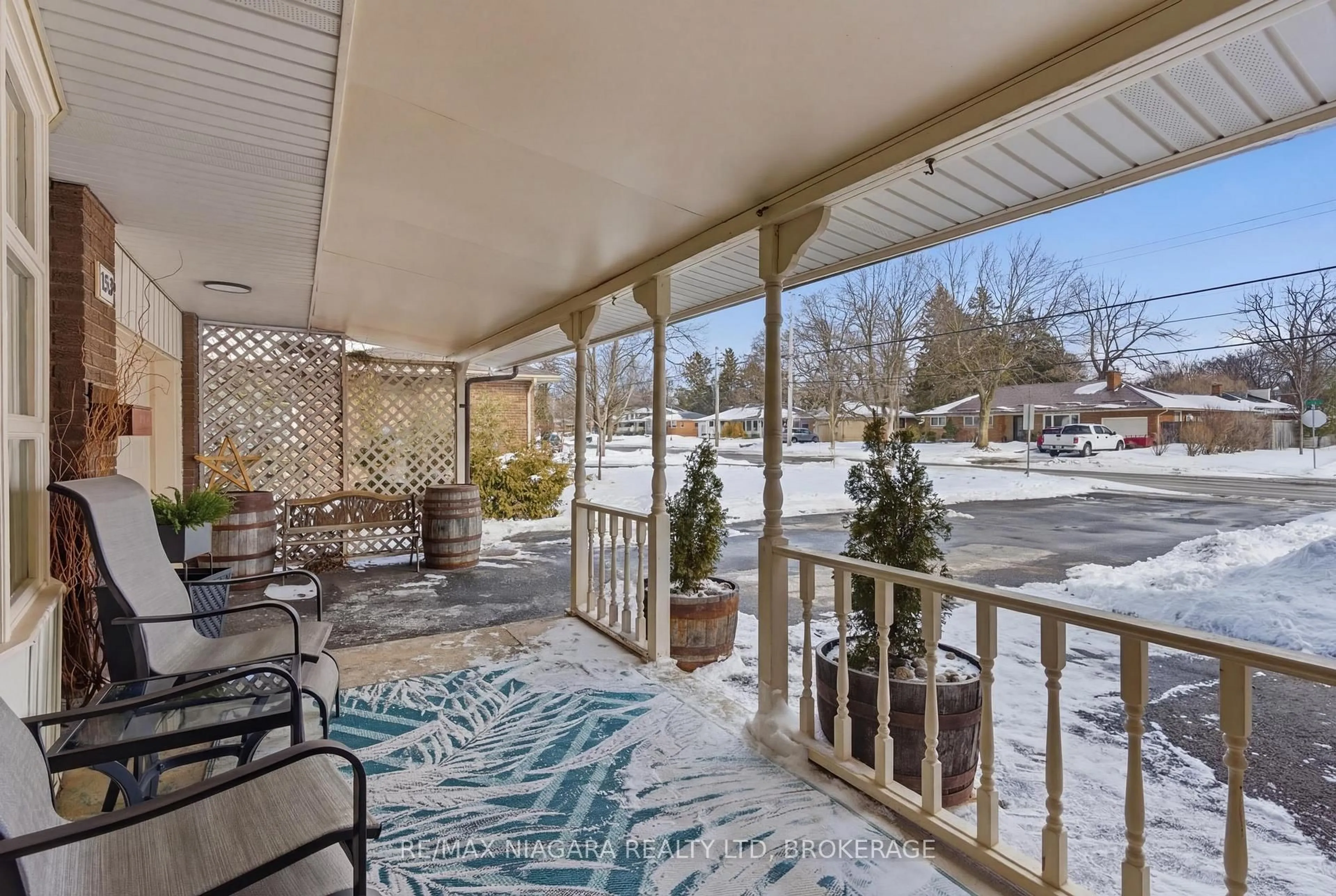 Patio, street for 1350 Haist St, Pelham Ontario L0S 1M0