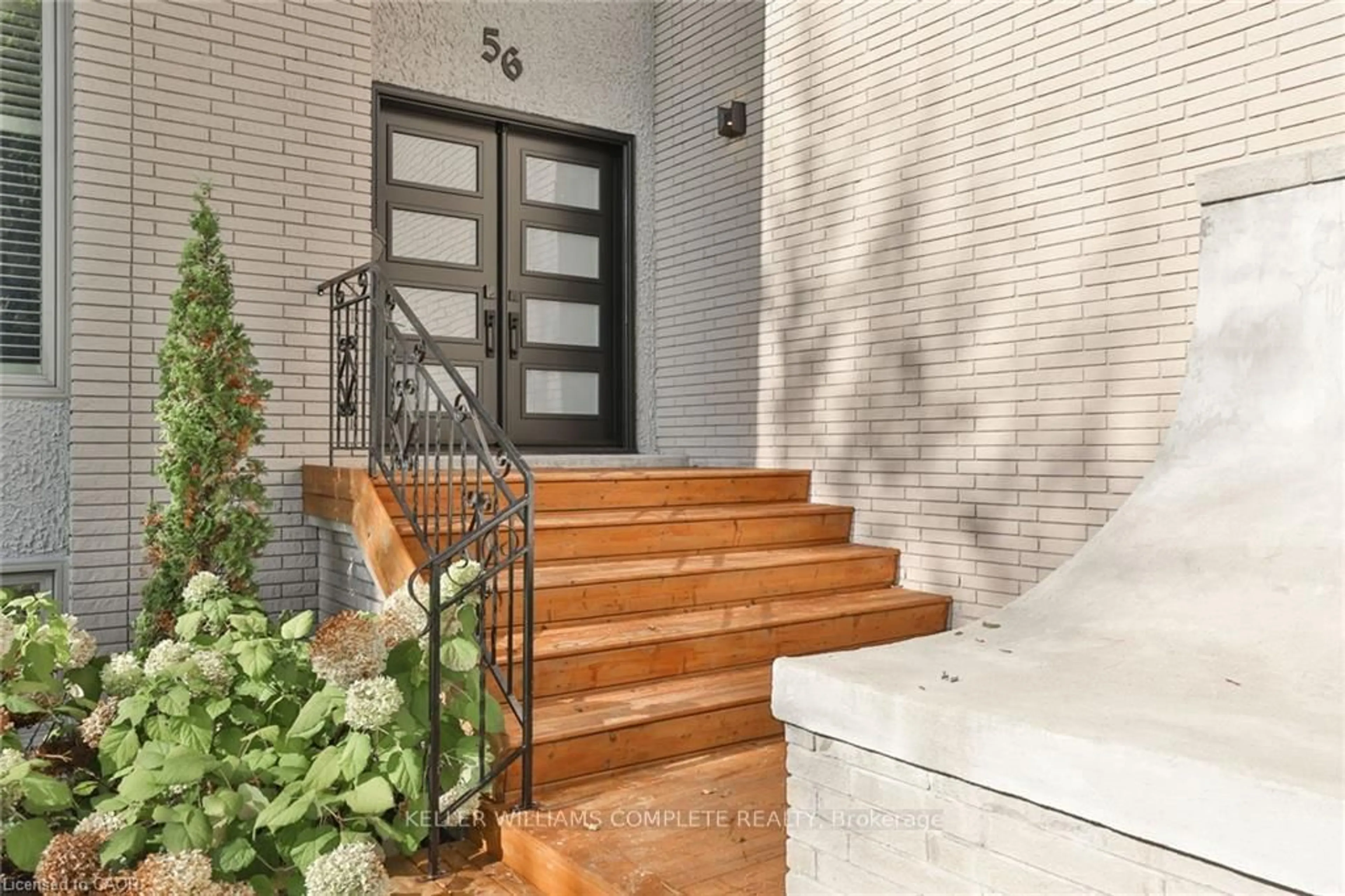 Indoor entryway for 56 KIRBY Ave, Hamilton Ontario L9H 6H7