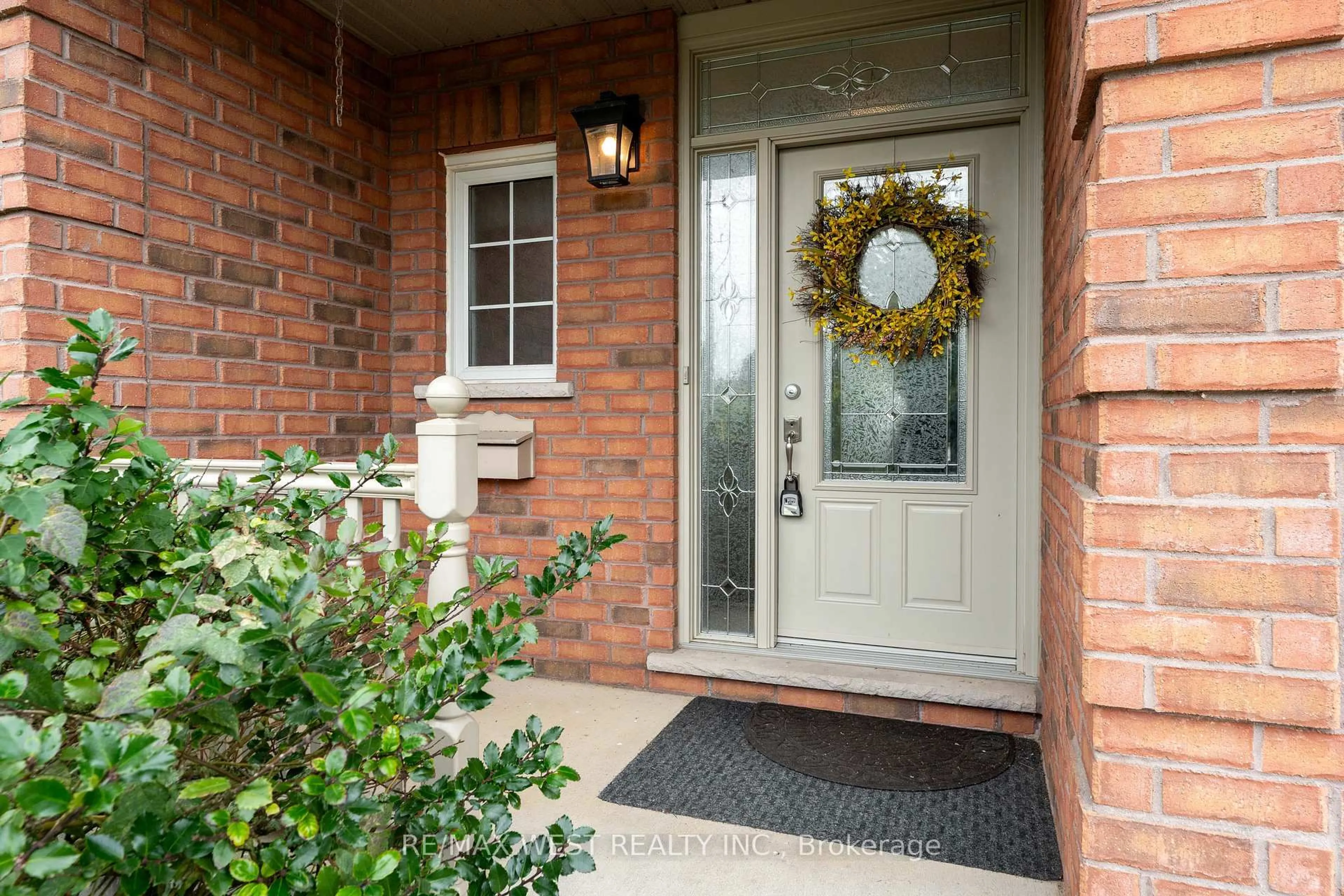 Indoor entryway for 114 Brown St #3, Norfolk Ontario N0A 1N7