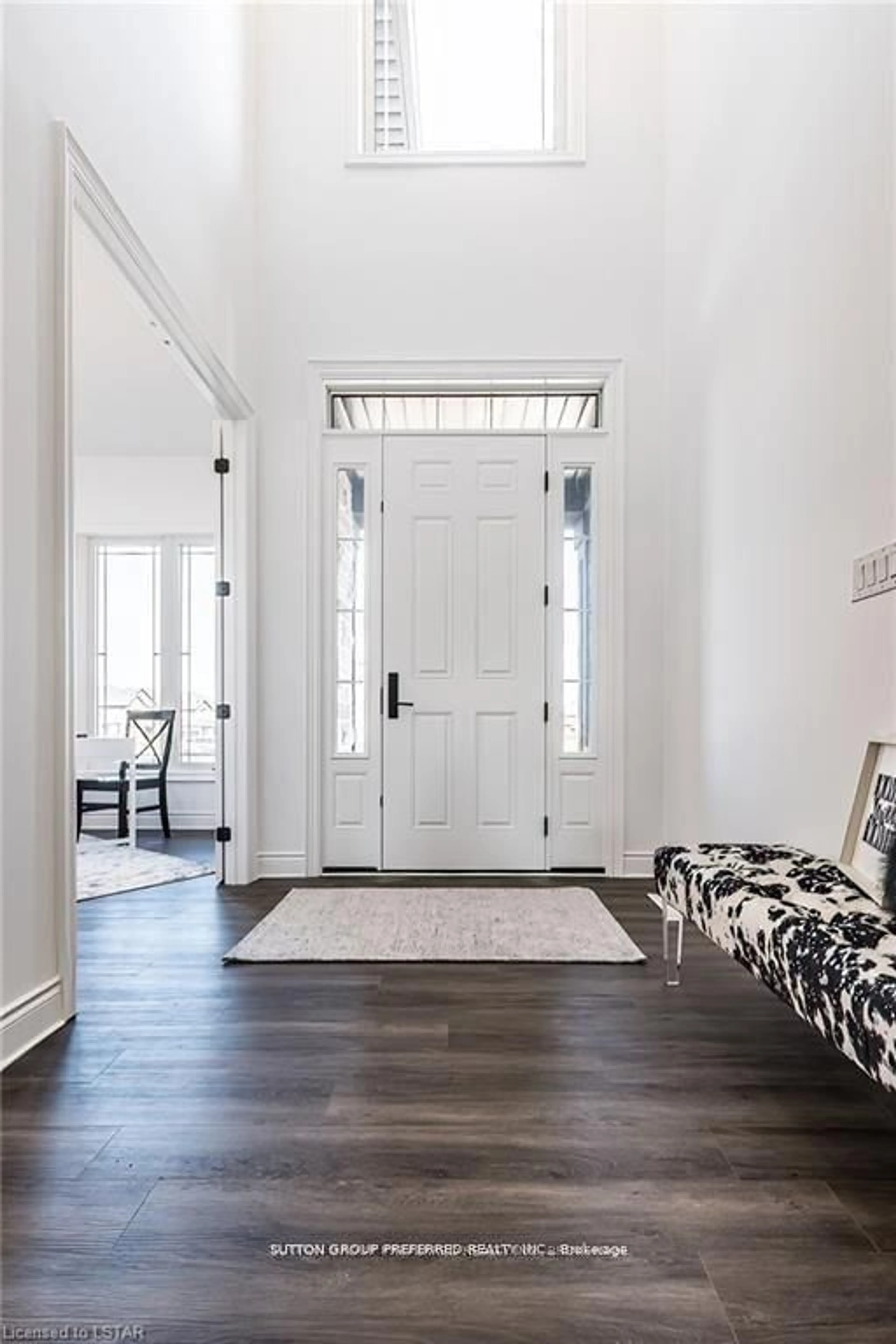 Indoor entryway for 105 Harvest Lane, Thames Centre Ontario N0L 1G2