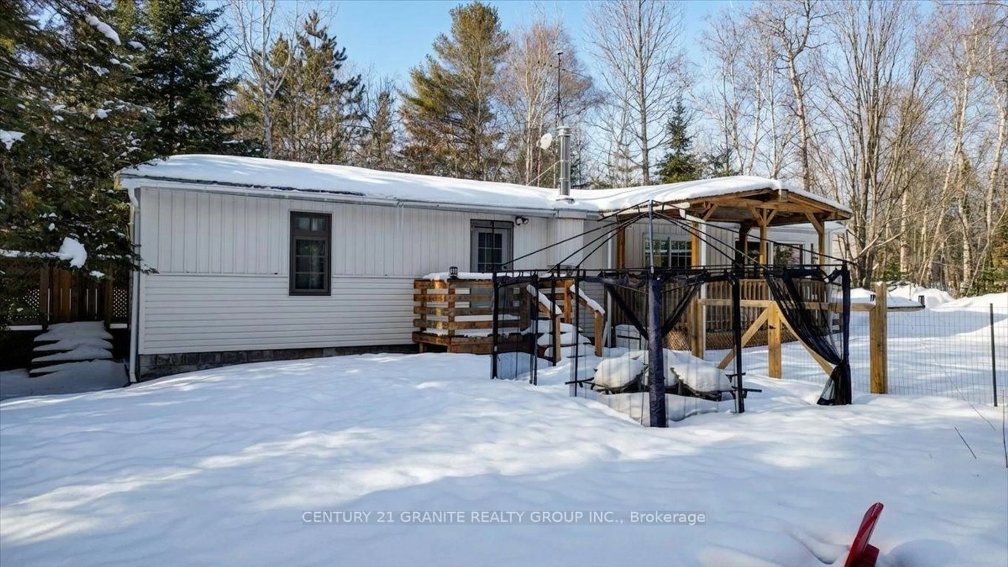 Patio, street for 19 High Bush Rd, Maynooth Ontario K0L 2K0