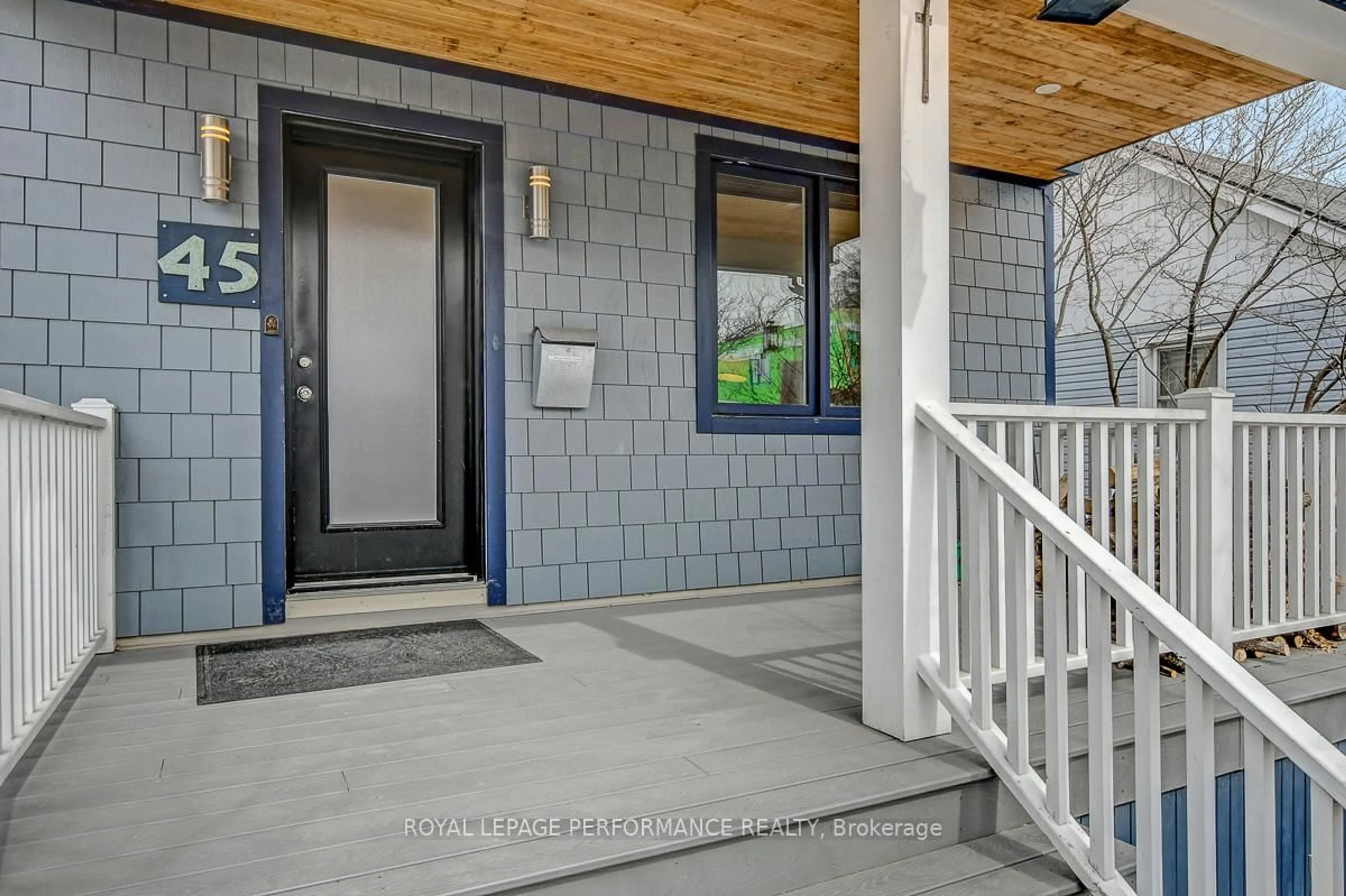 Indoor entryway for 45 Queen Mary St, Ottawa Ontario K1K 1X8