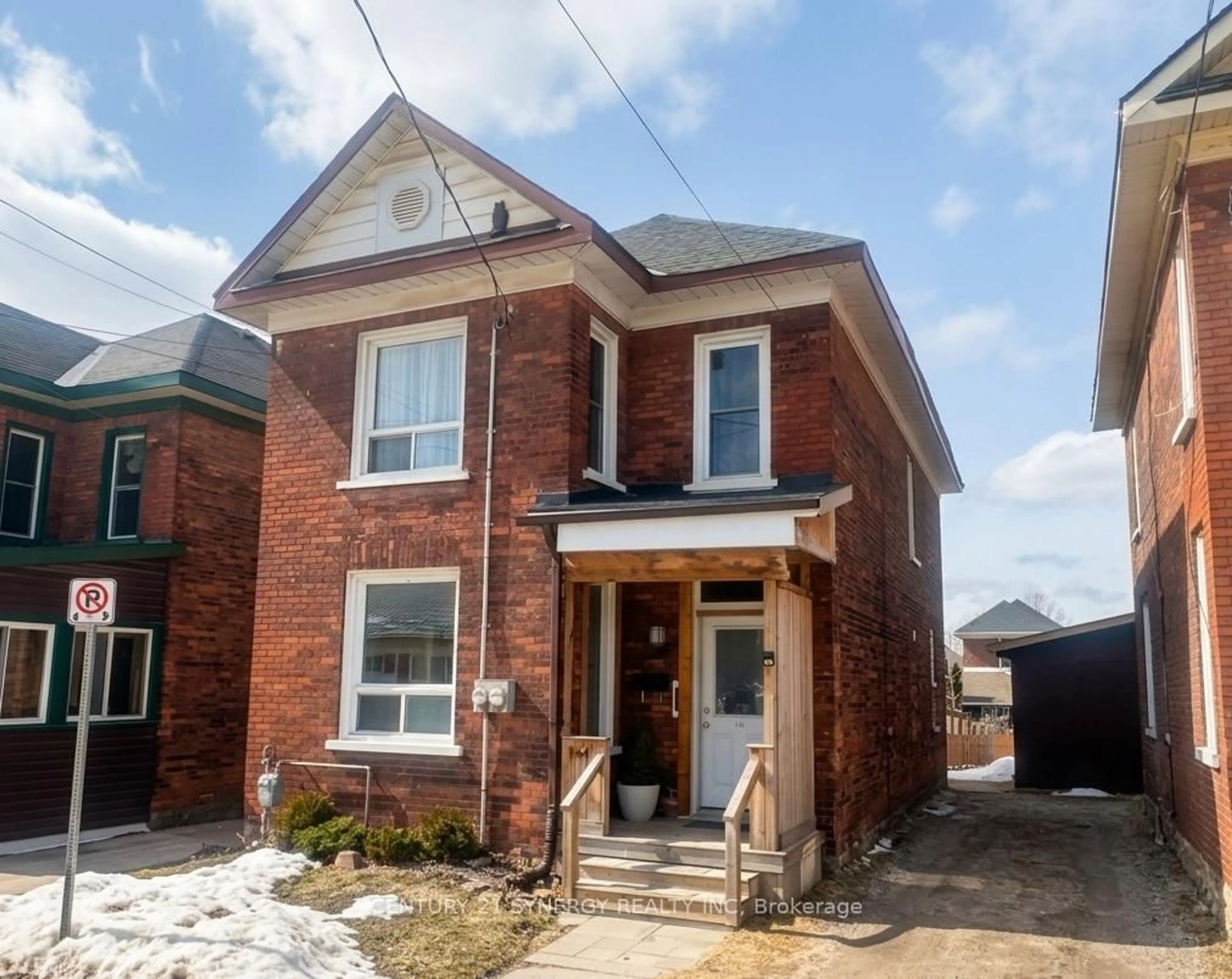 Home with brick exterior material, street for 164 Chambers St, Smiths Falls Ontario K7A 2Z4