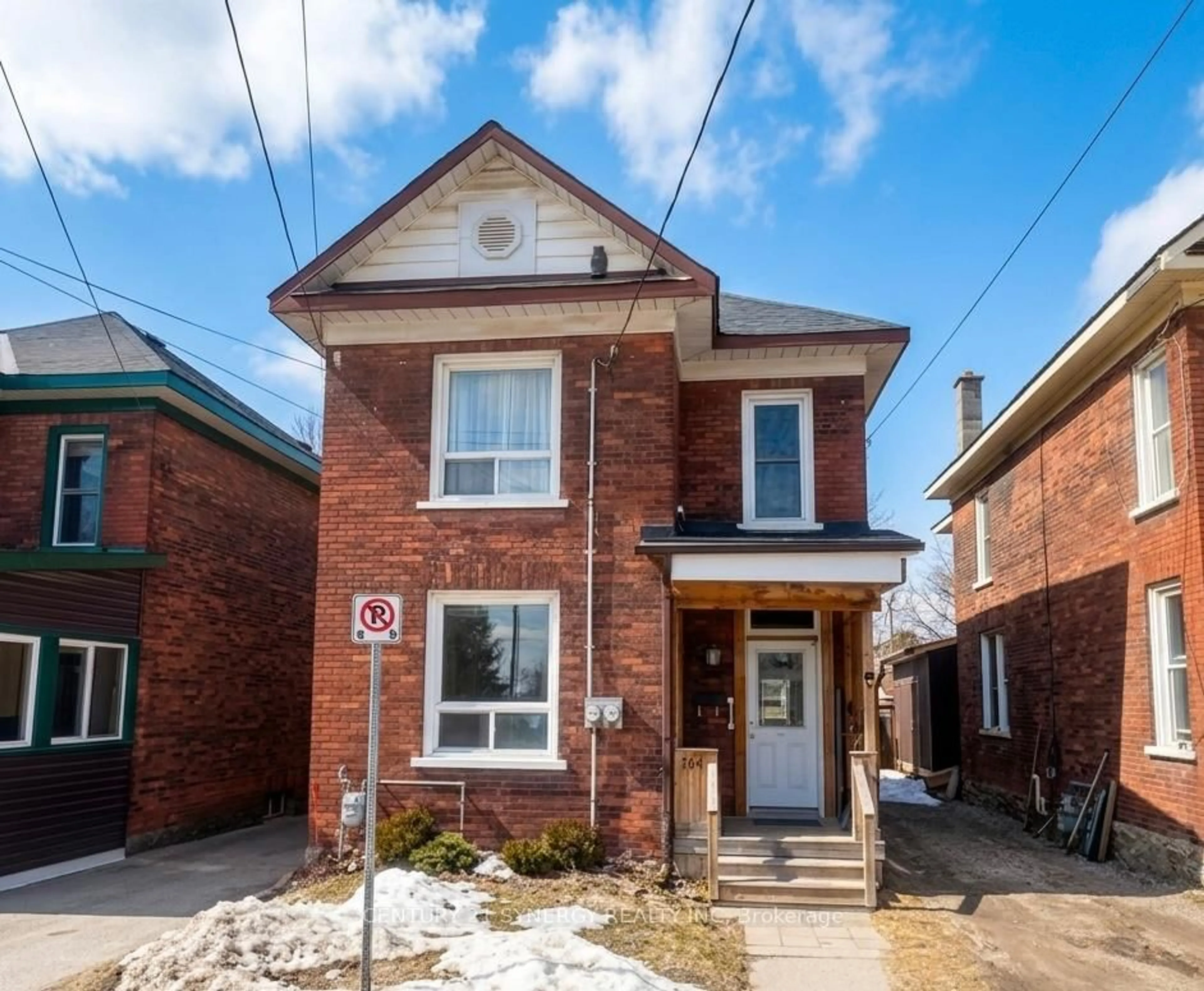 Home with brick exterior material, street for 164 Chambers St, Smiths Falls Ontario K7A 2Z4