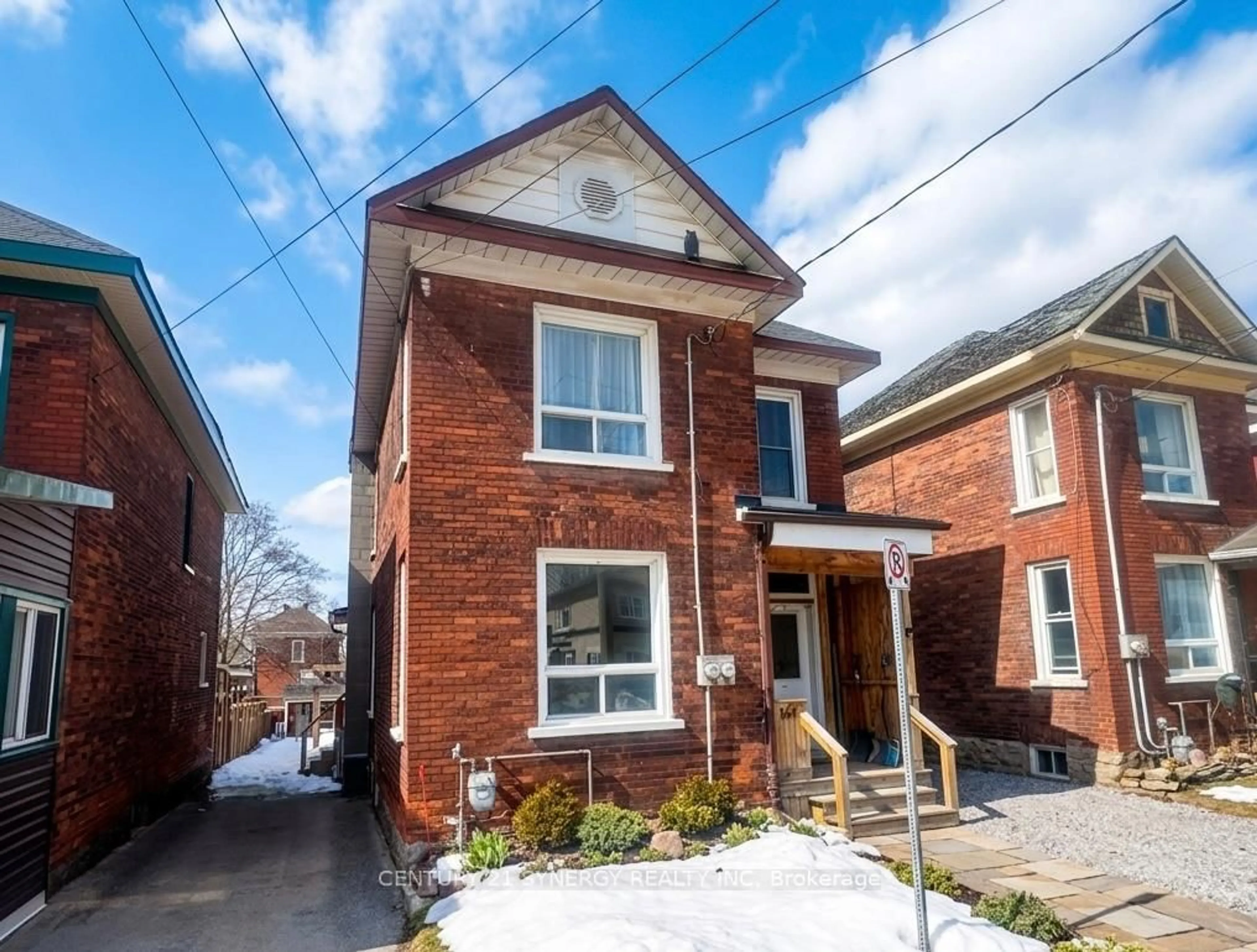 Home with brick exterior material, street for 164 Chambers St, Smiths Falls Ontario K7A 2Z4