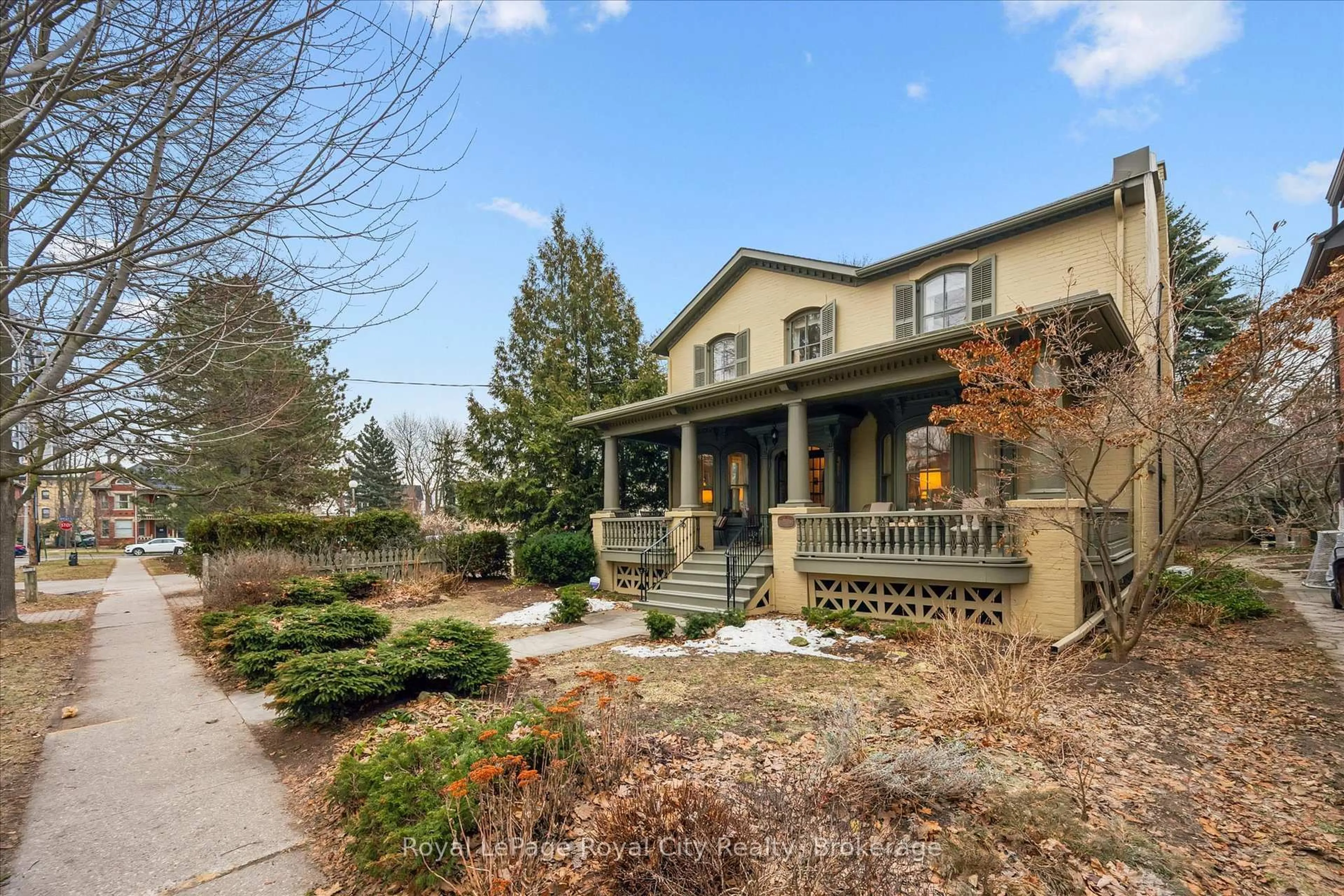 Unknown for 16 Oxford St, Guelph Ontario N1H 2M3