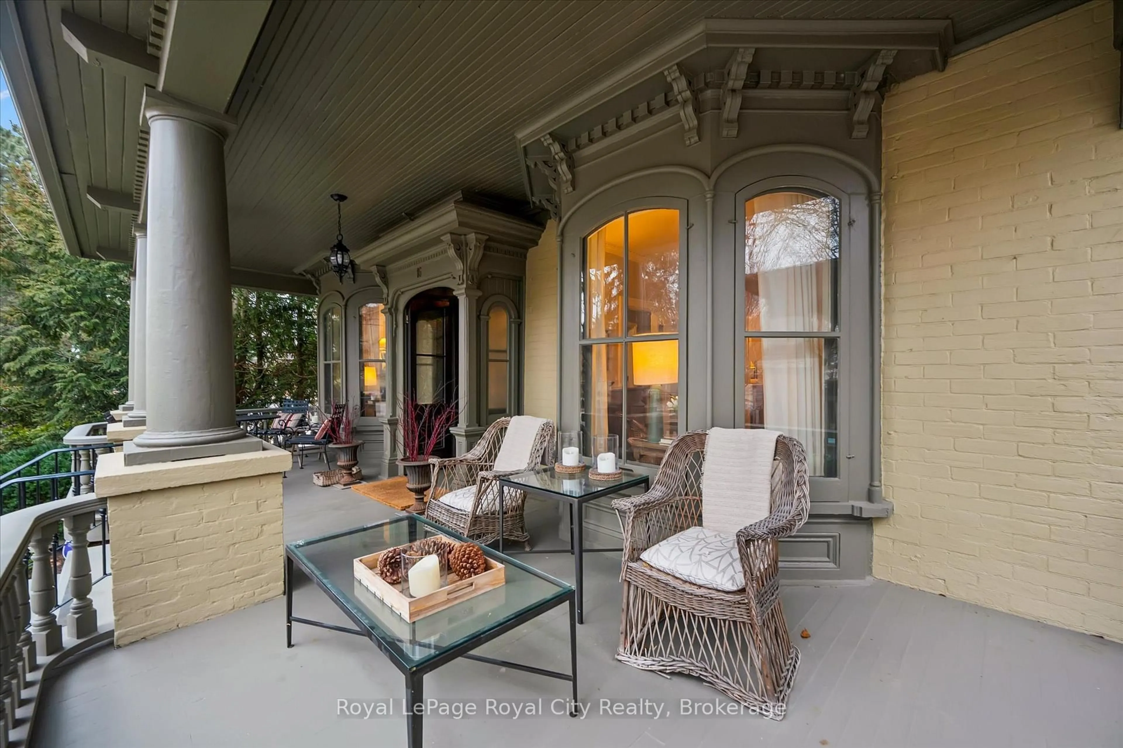 Patio, street for 16 Oxford St, Guelph Ontario N1H 2M3