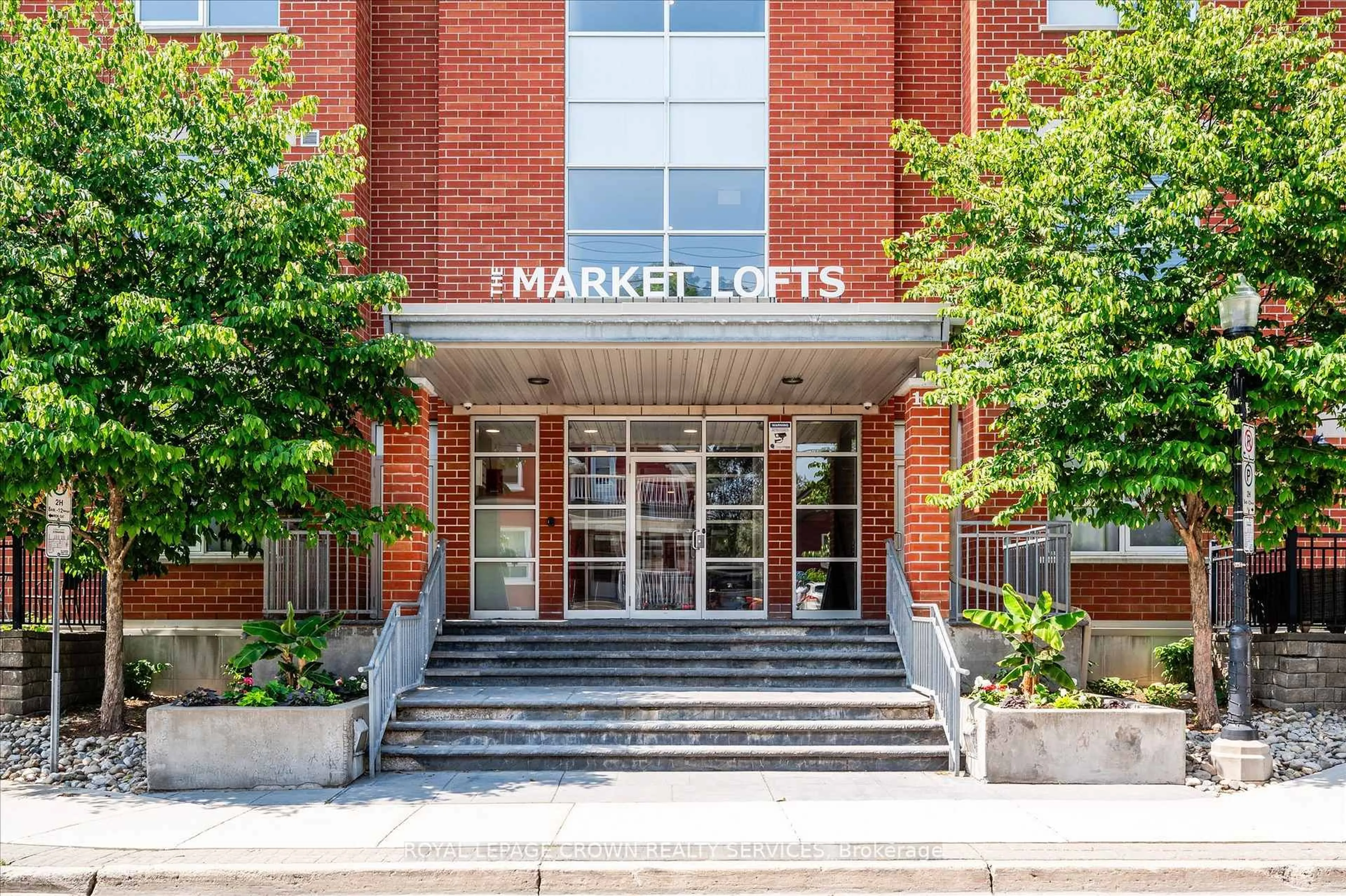 Lobby for 165 Duke St #218, Kitchener Ontario N2H 6T8