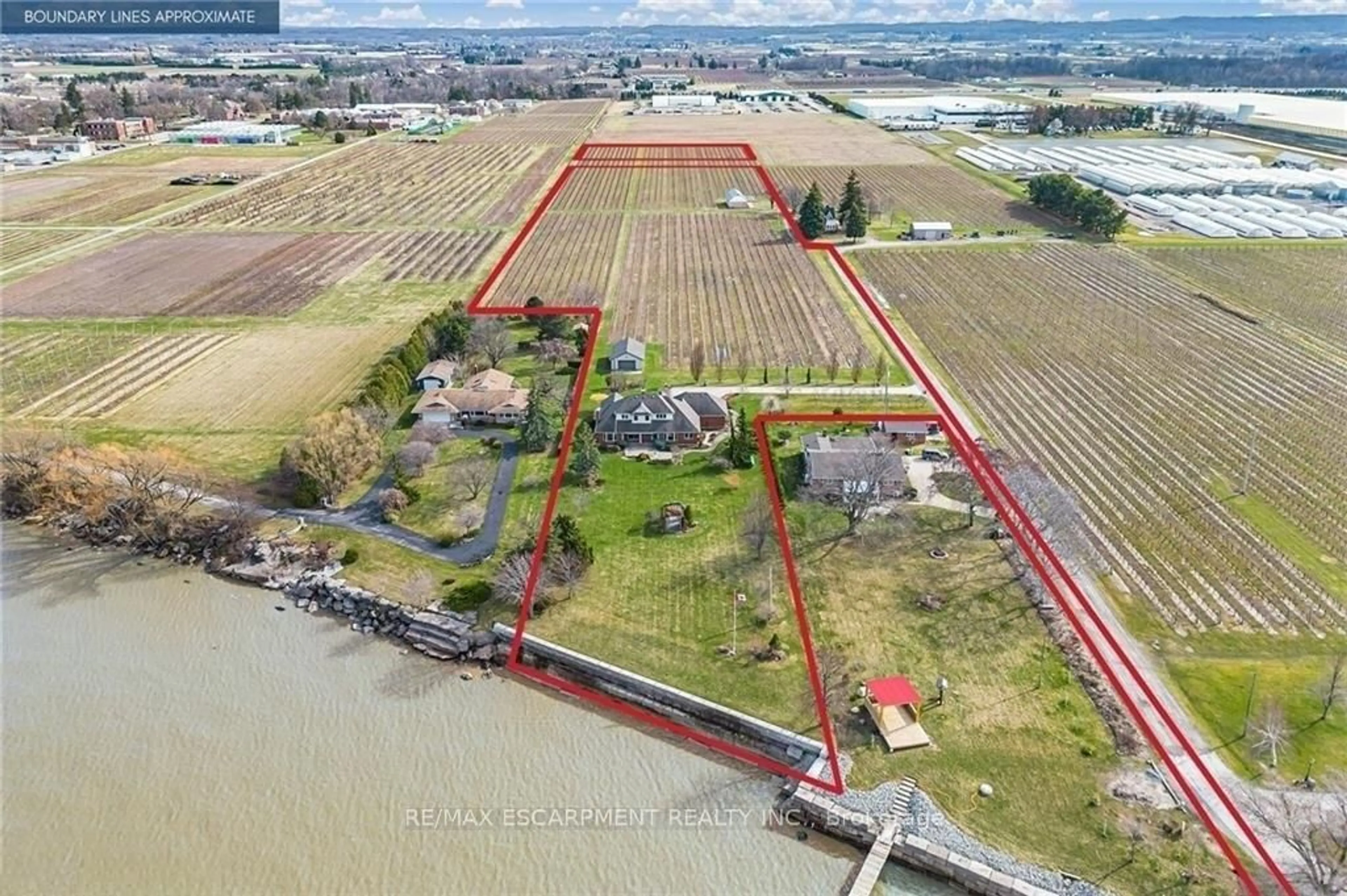 A pic from outside/outdoor area/front of a property/back of a property/a pic from drone, water/lake/river/ocean view for 3503 Lakeshore Rd, Lincoln Ontario L3J 0X1