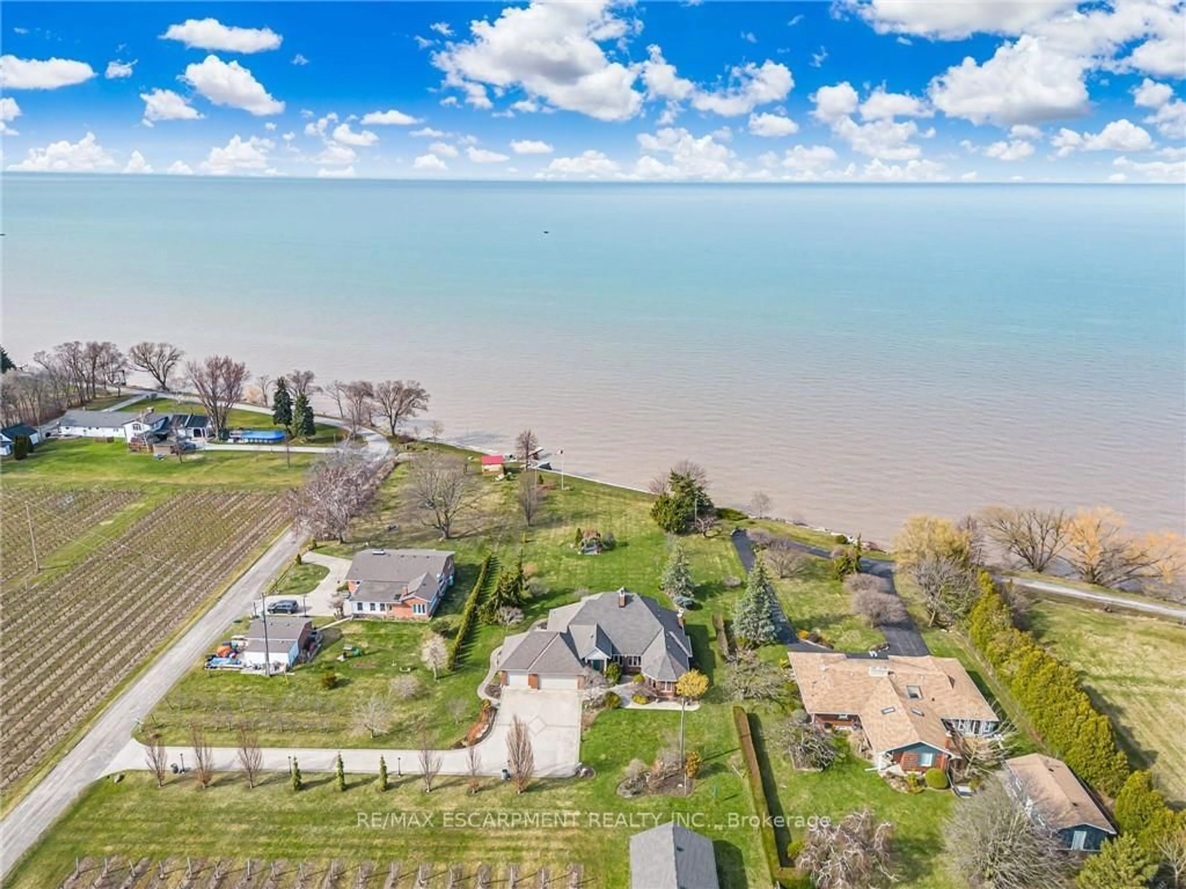 A pic from outside/outdoor area/front of a property/back of a property/a pic from drone, water/lake/river/ocean view for 3503 Lakeshore Rd, Lincoln Ontario L3J 0X1