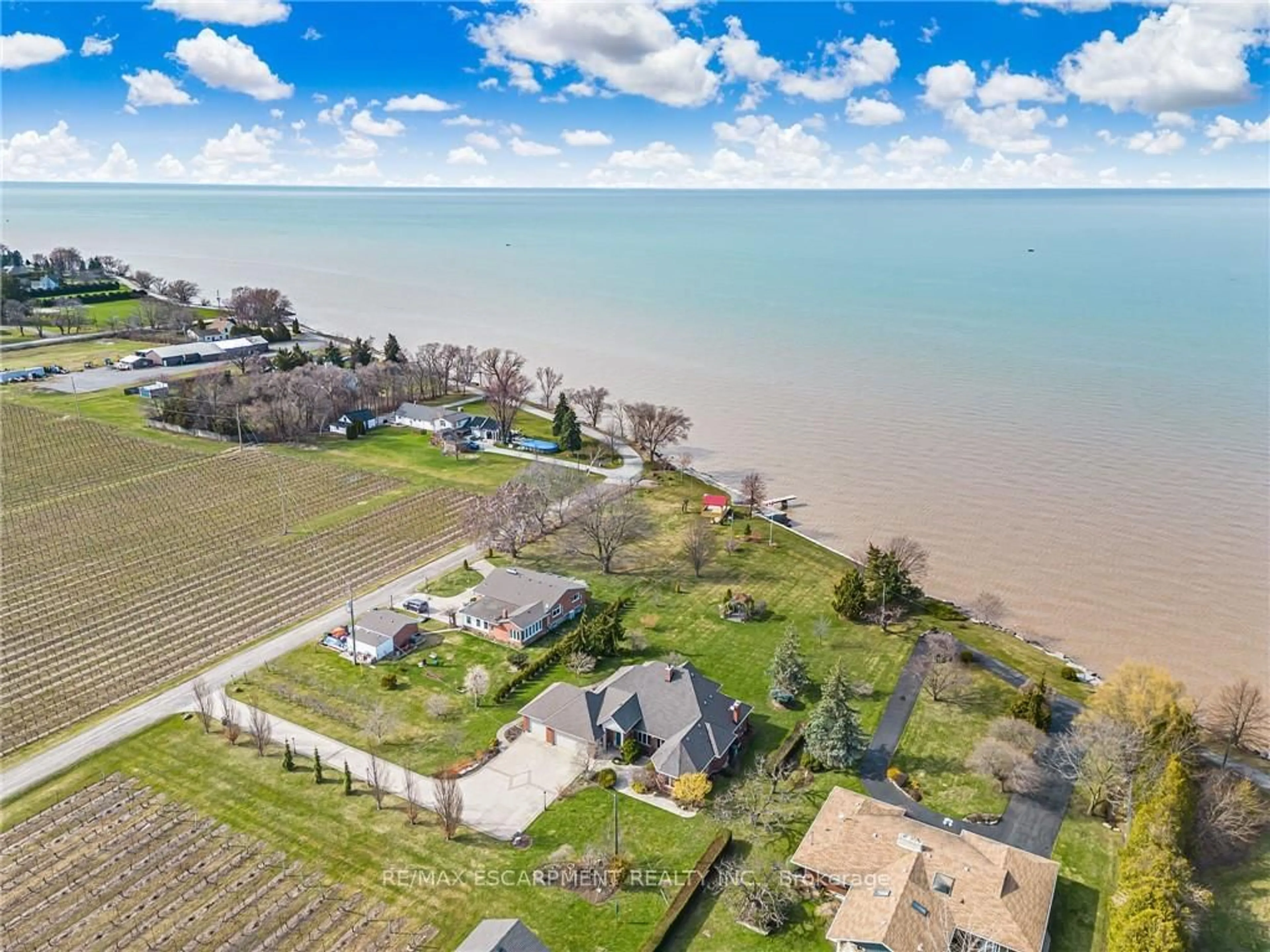A pic from outside/outdoor area/front of a property/back of a property/a pic from drone, water/lake/river/ocean view for 3503 Lakeshore Rd, Lincoln Ontario L3J 0X1