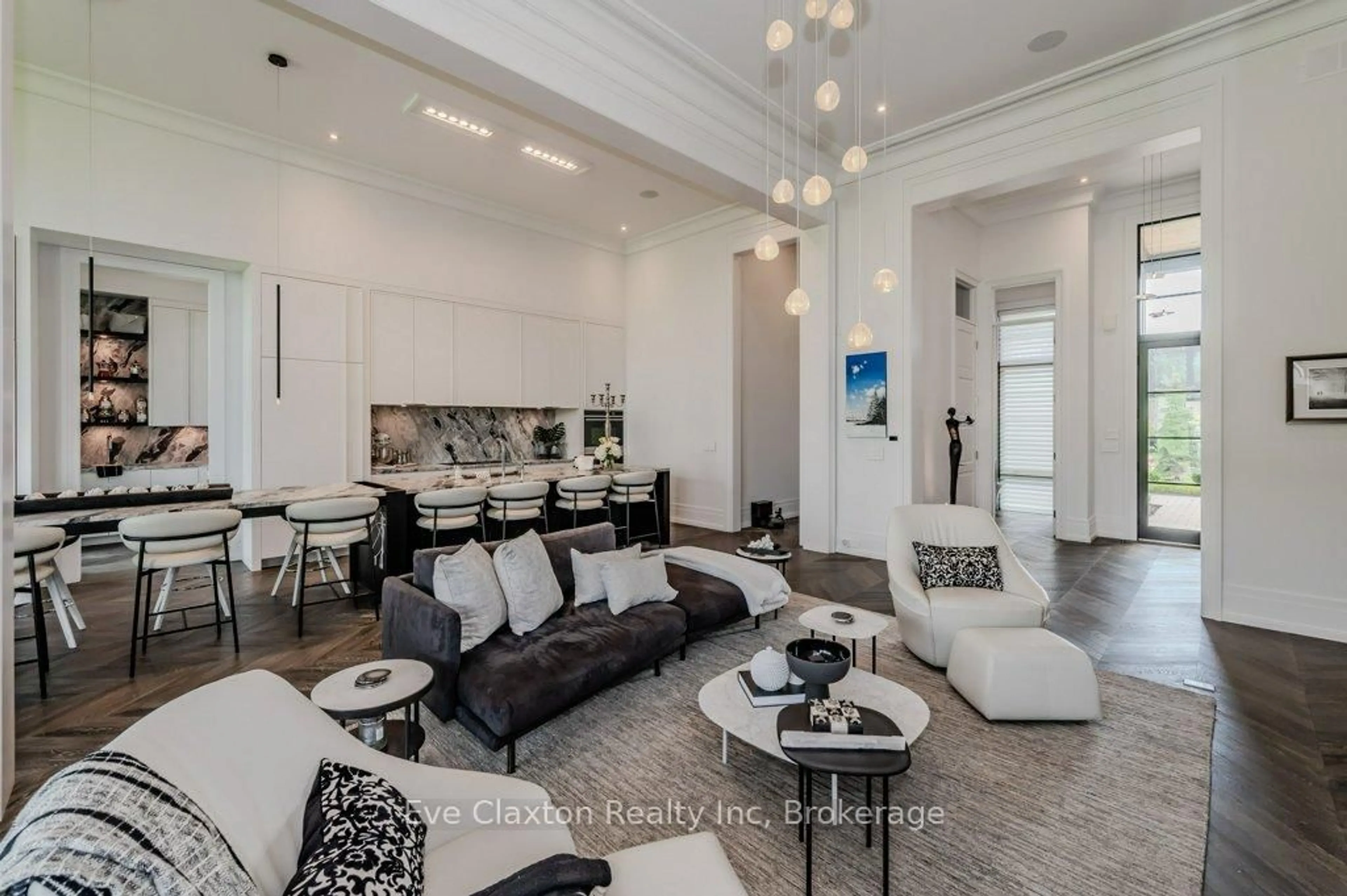 Living room with furniture, unknown for 161 Heritage Lake Dr, Puslinch Ontario N0B 2J0