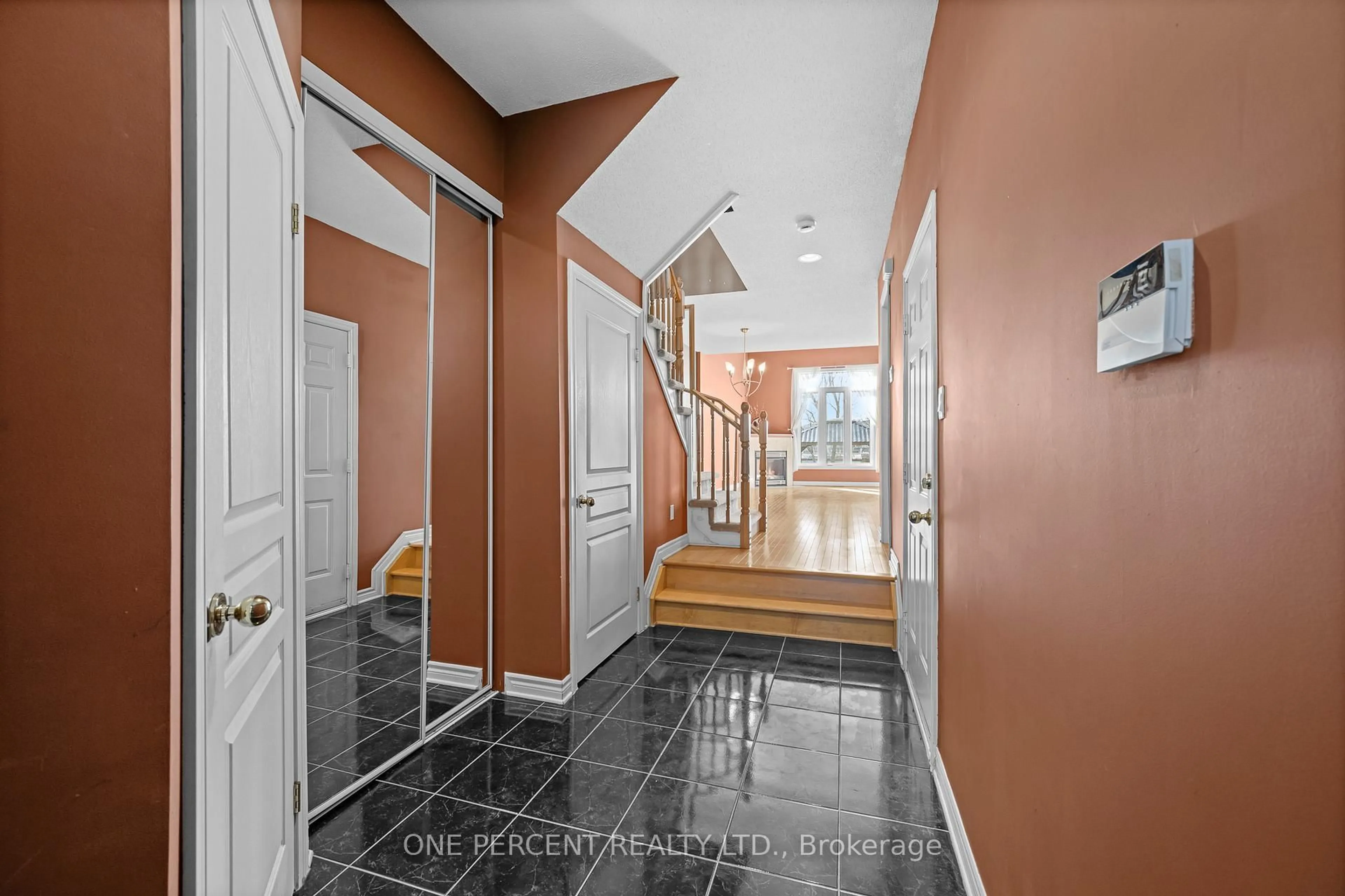 Indoor entryway for 867 Schooner Cres, Ottawa Ontario K1V 1Y2