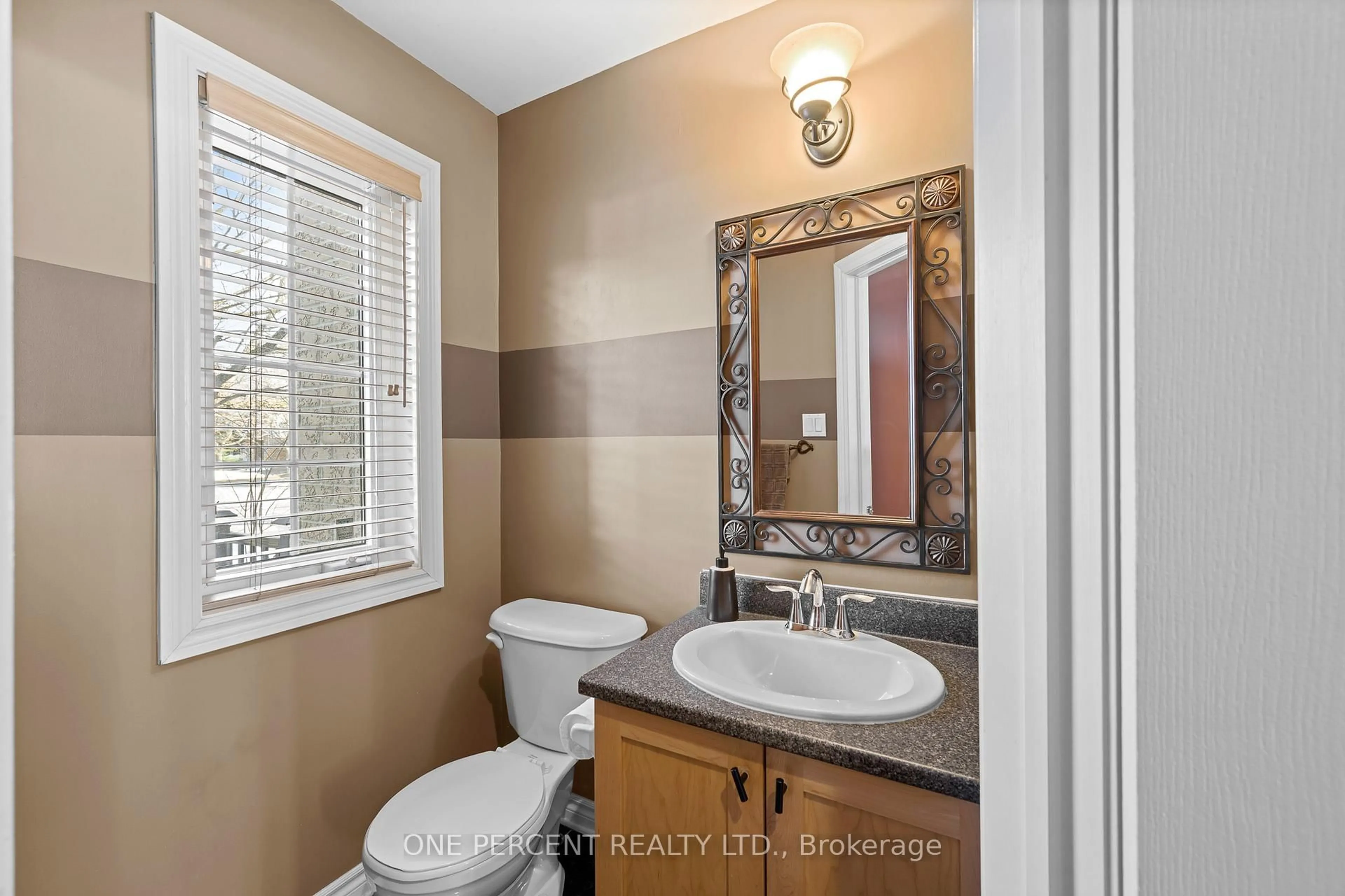 Standard bathroom, ceramic/tile floor for 867 Schooner Cres, Ottawa Ontario K1V 1Y2