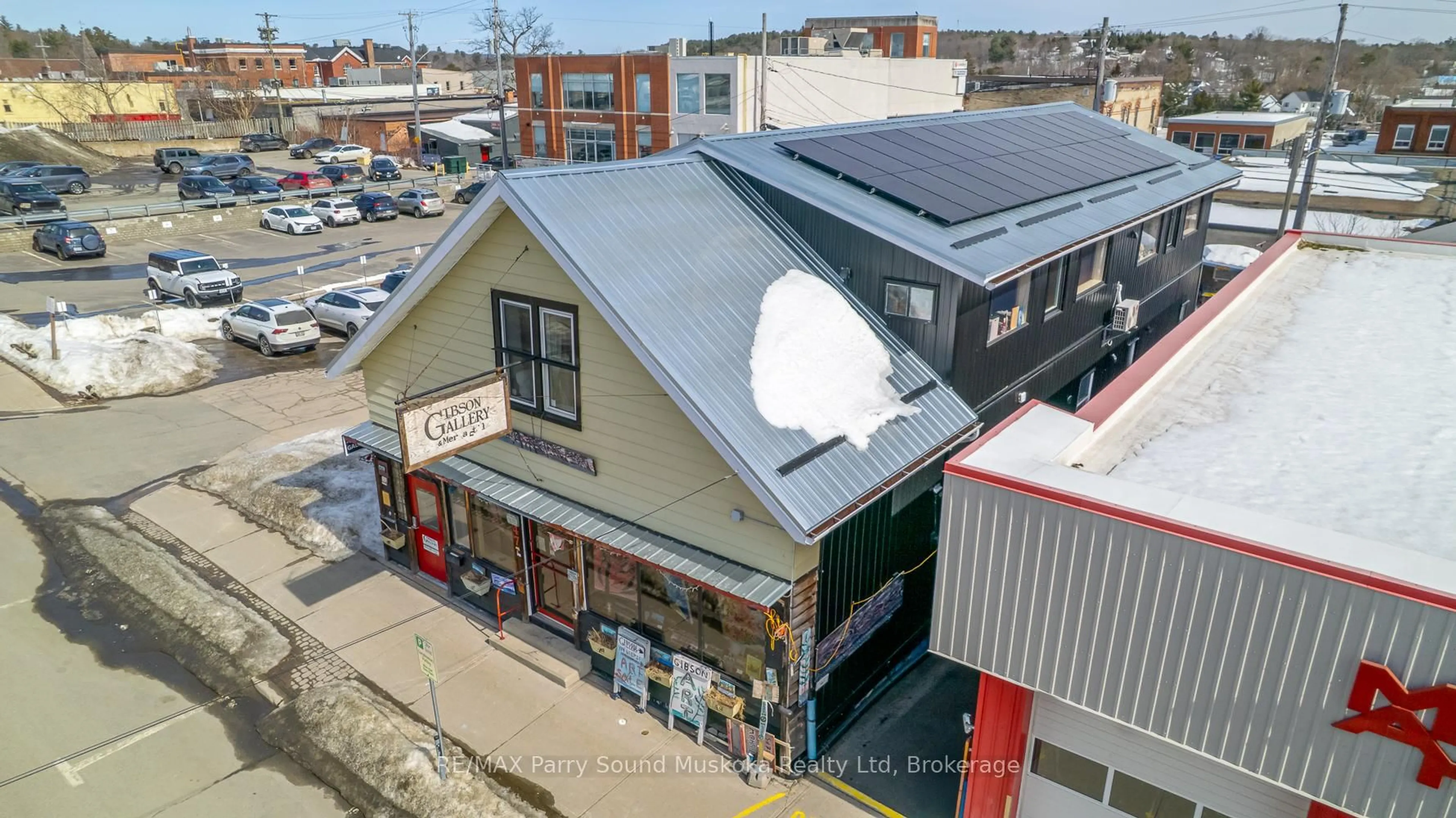 A pic from outside/outdoor area/front of a property/back of a property/a pic from drone, building for 47 Gibson St, Parry Sound Ontario P2A 1X1
