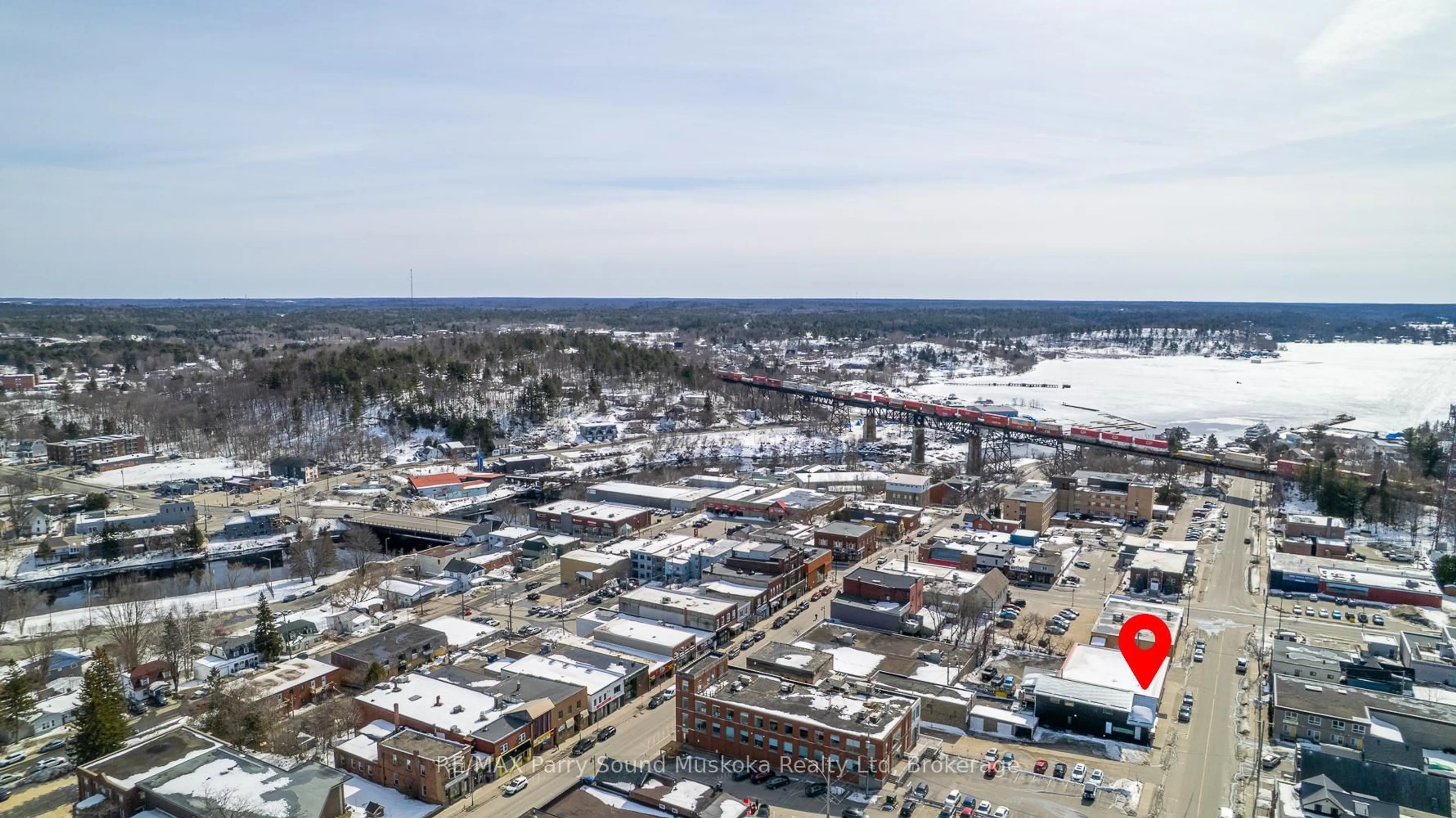 A pic from outside/outdoor area/front of a property/back of a property/a pic from drone, unknown for 47 Gibson St, Parry Sound Ontario P2A 1X1