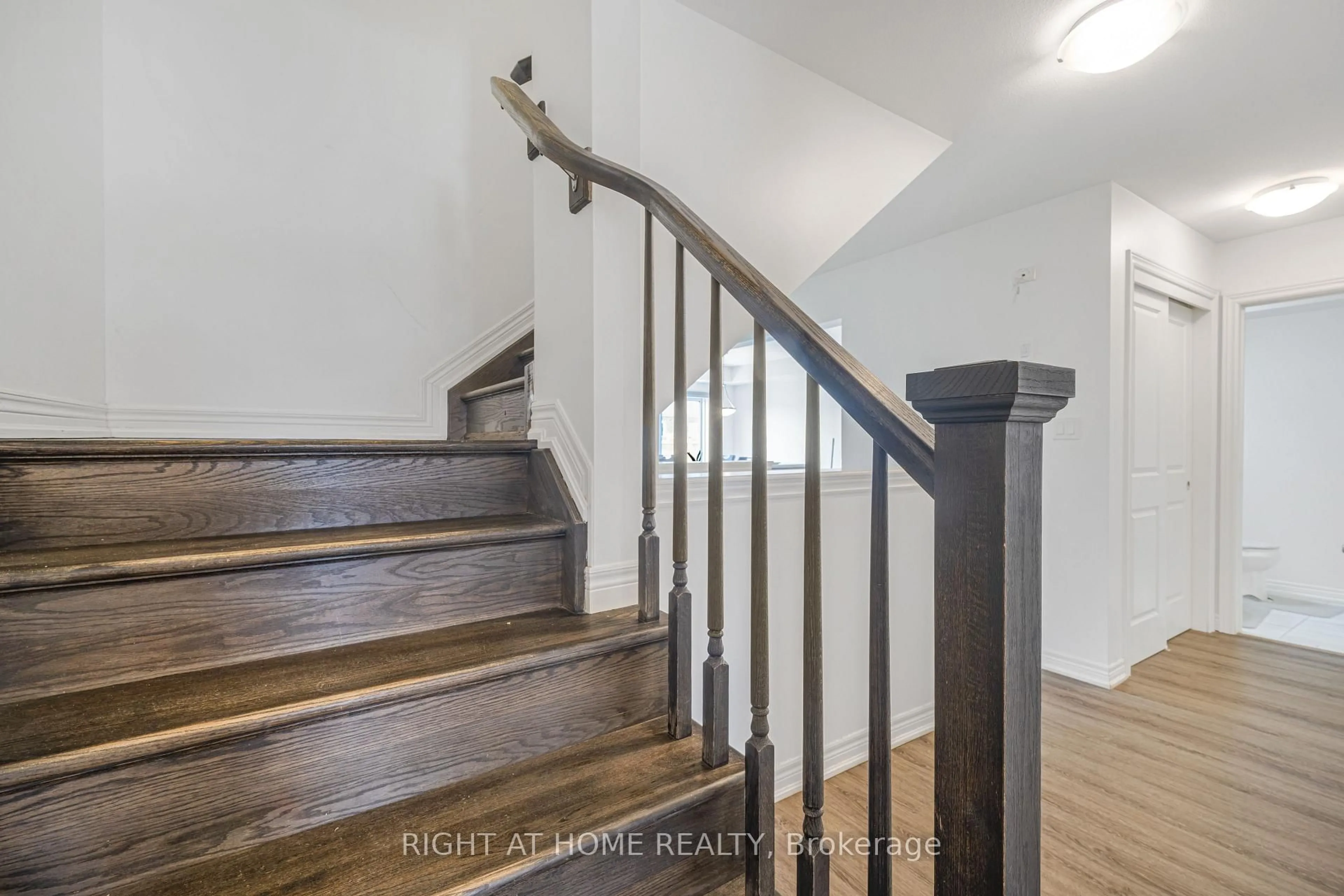 Stairs for 3 Swart Lane, Thorold Ontario L2V 0G5