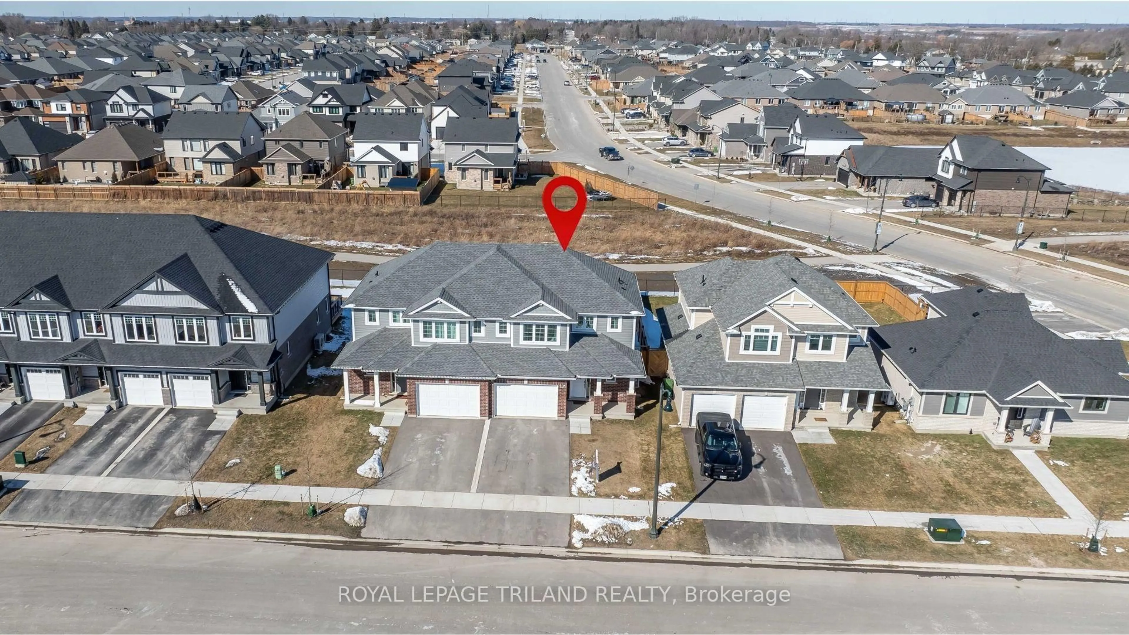 A pic from outside/outdoor area/front of a property/back of a property/a pic from drone, street for 131 EMPIRE Pkwy, St. Thomas Ontario N5R 0N5