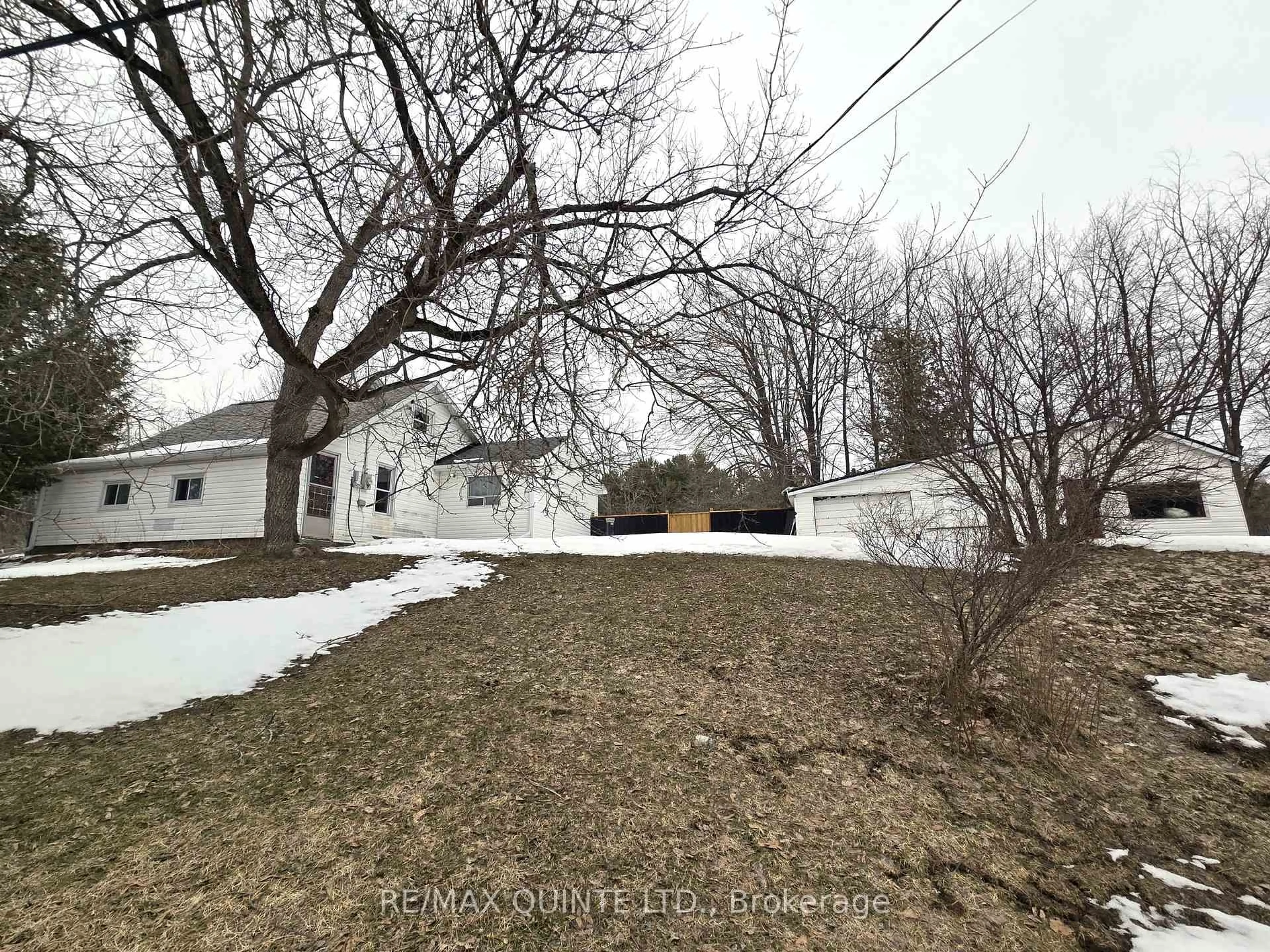 A pic from outside/outdoor area/front of a property/back of a property/a pic from drone, street for 112959 Highway 7 Highway, Kaladar Ontario K0H 1Z0
