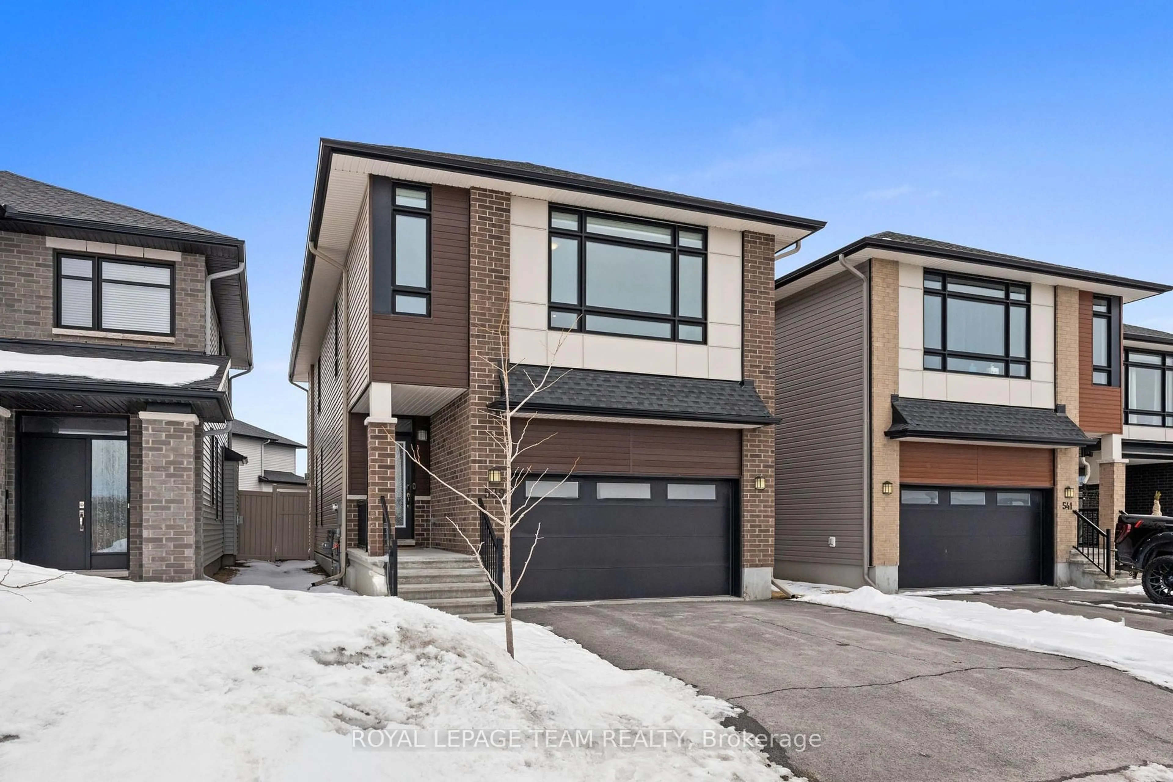 Home with brick exterior material, street for 539 HONEYLOCUST Ave, Stittsville Ontario K2V 0L8