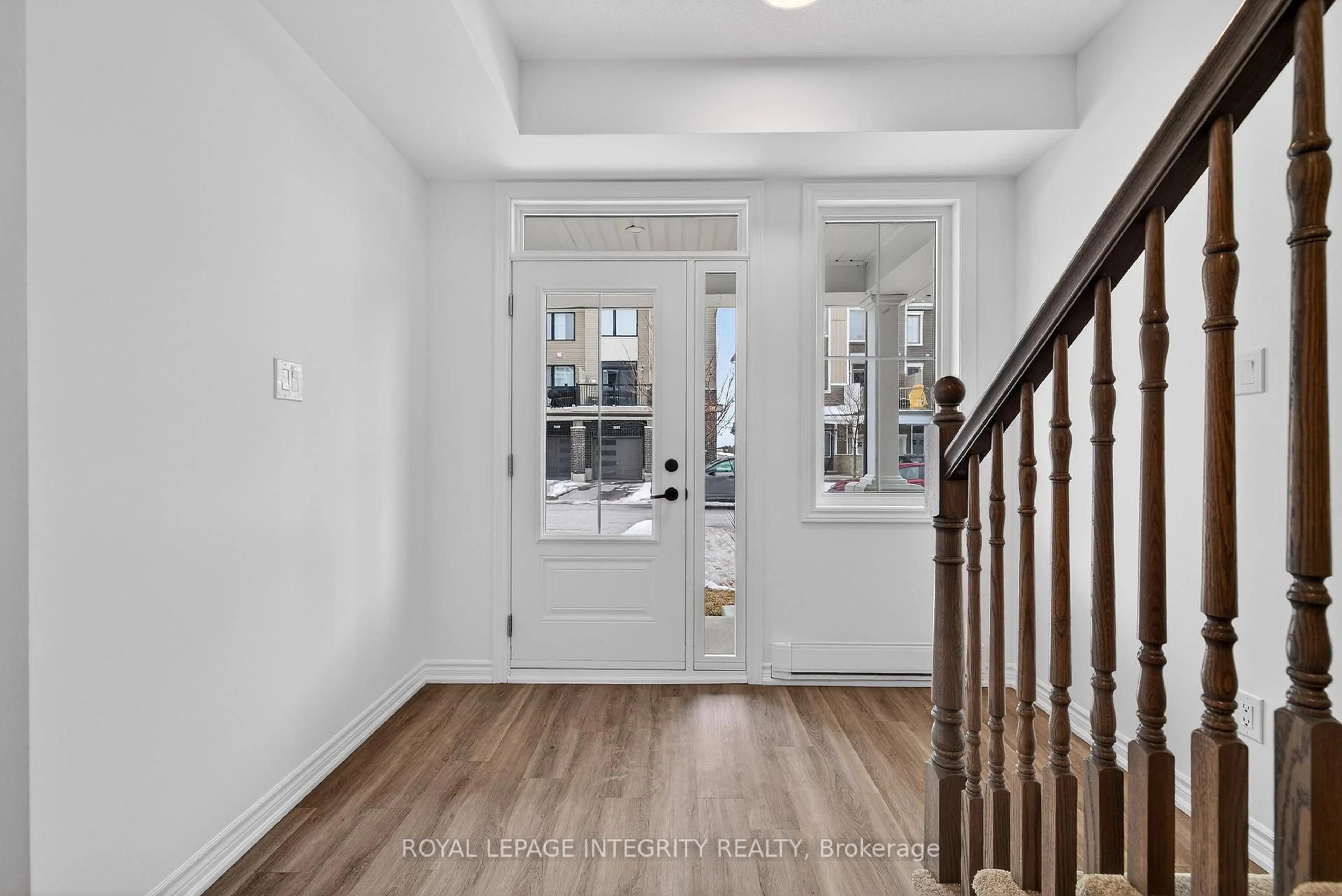 Indoor entryway for 21 Caspian Row, Ottawa Ontario K2V 0R7