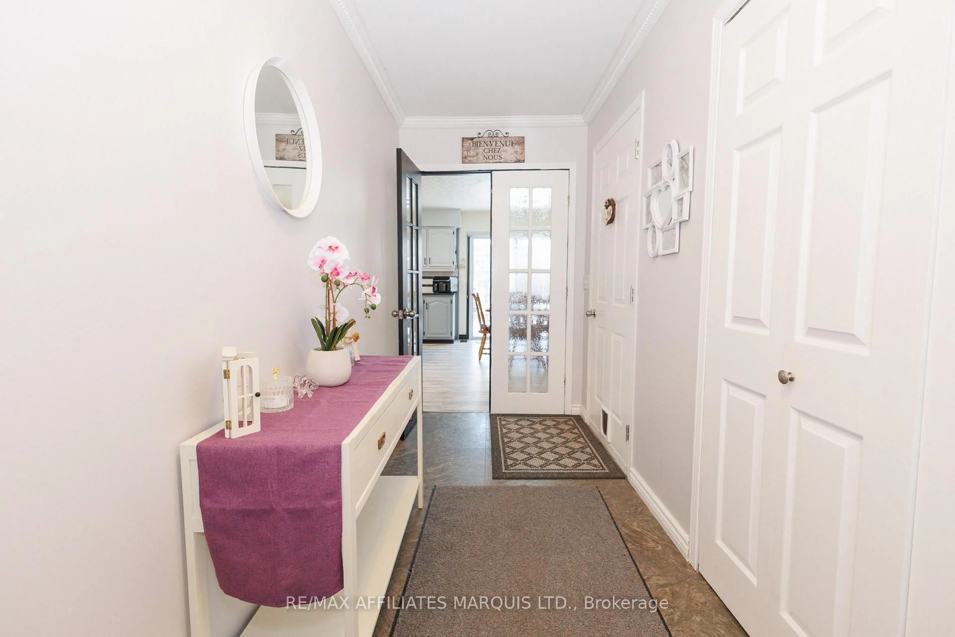 Indoor entryway for 75 Gauthier St, North Glengarry Ontario K0C 1A0