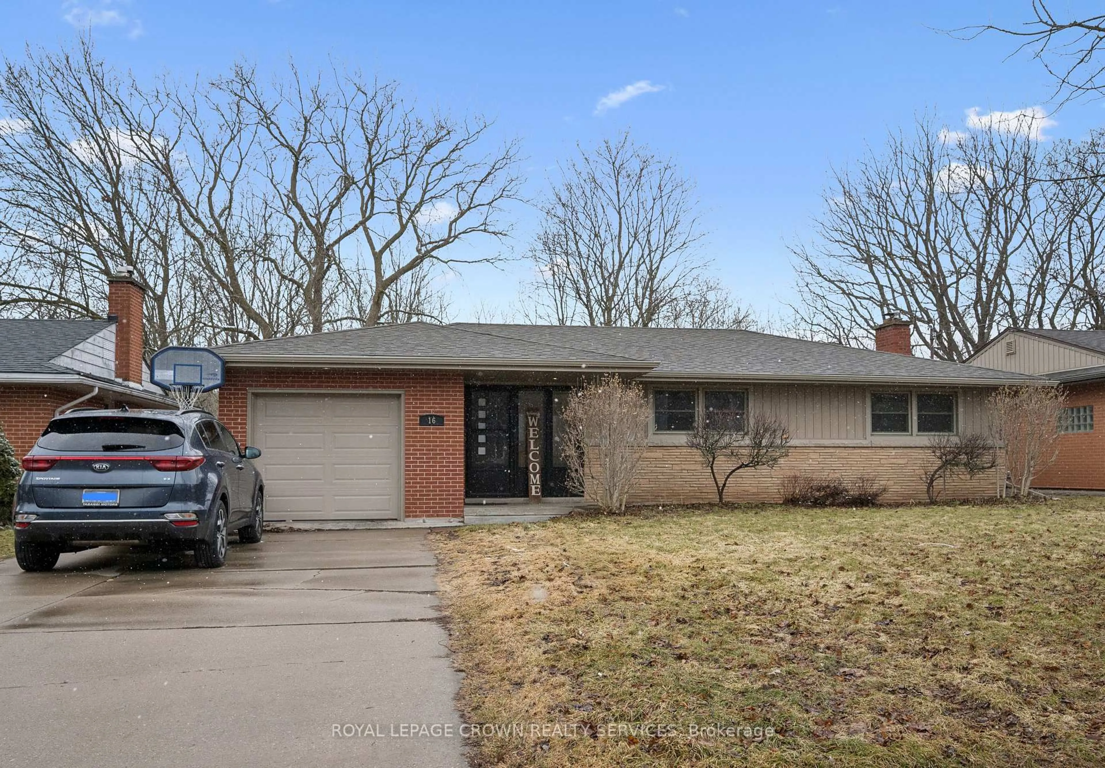 Home with brick exterior material, street for 16 Stephen St, Cambridge Ontario N1S 3R8