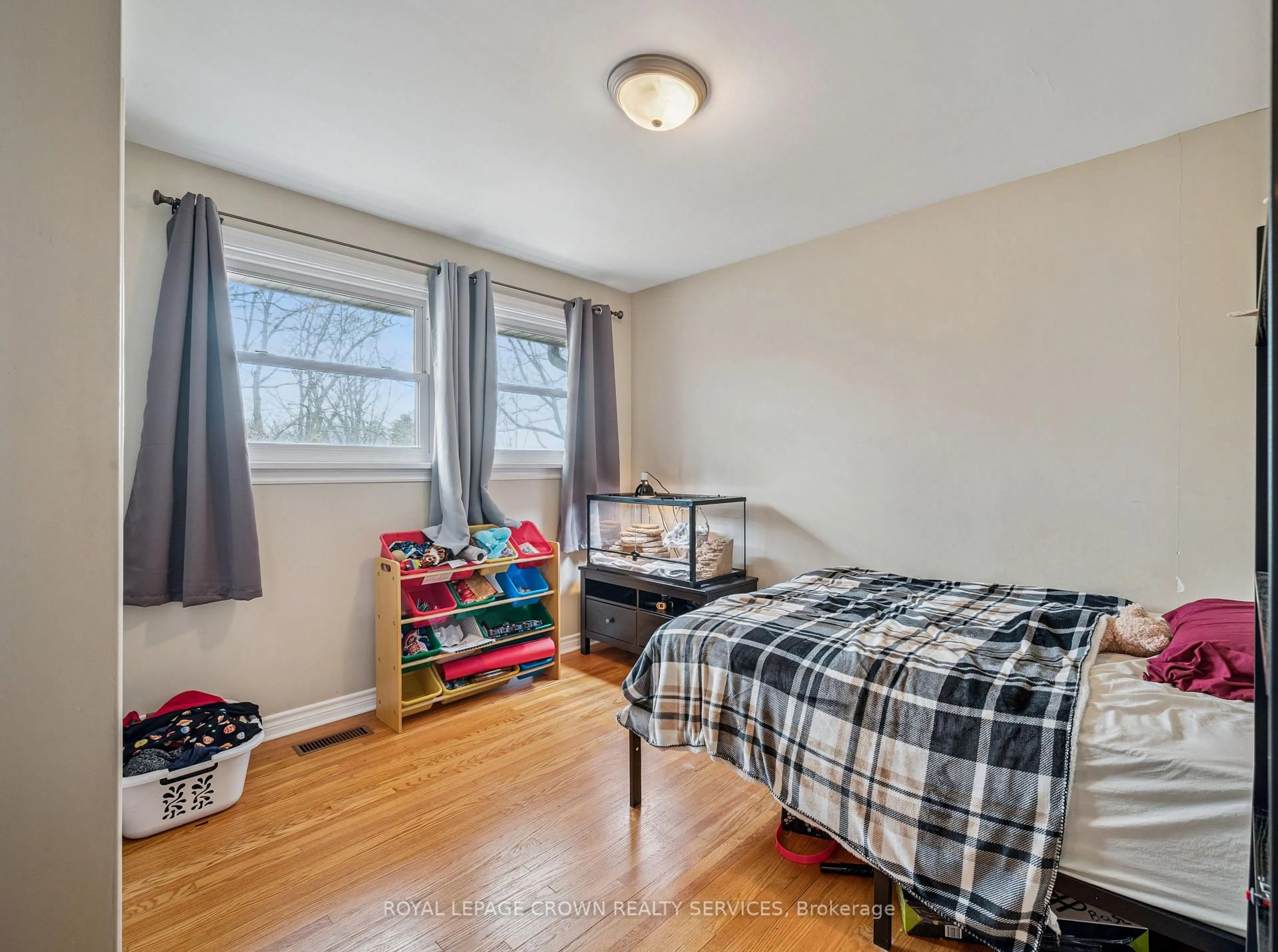 A pic of a room for 16 Stephen St, Cambridge Ontario N1S 3R8