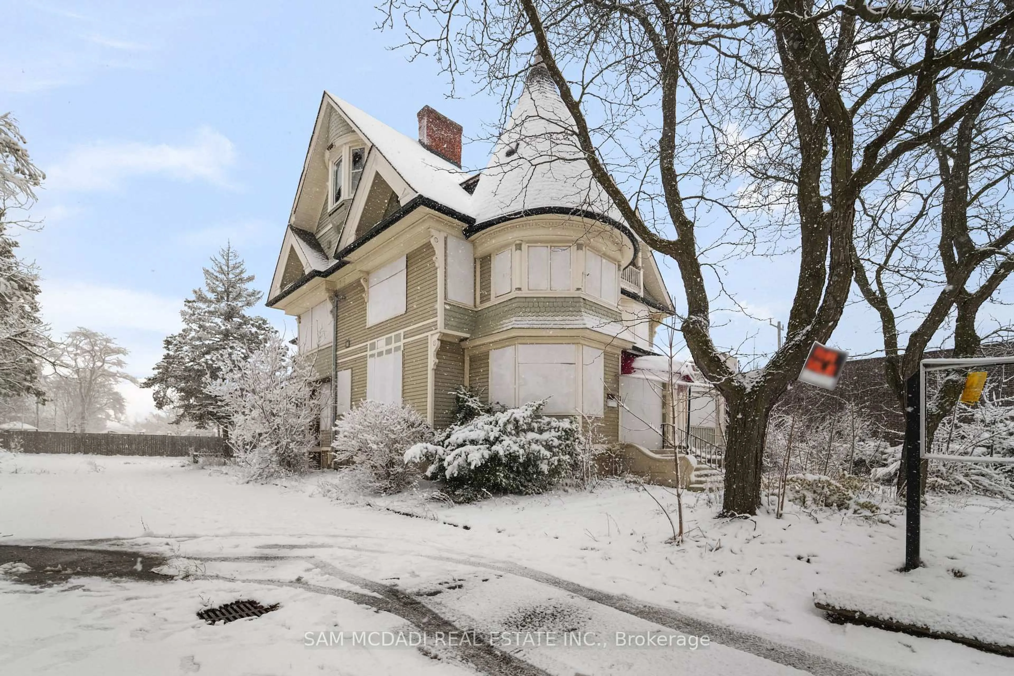 Unknown for 24 Burgar St, Welland Ontario L3B 2S7