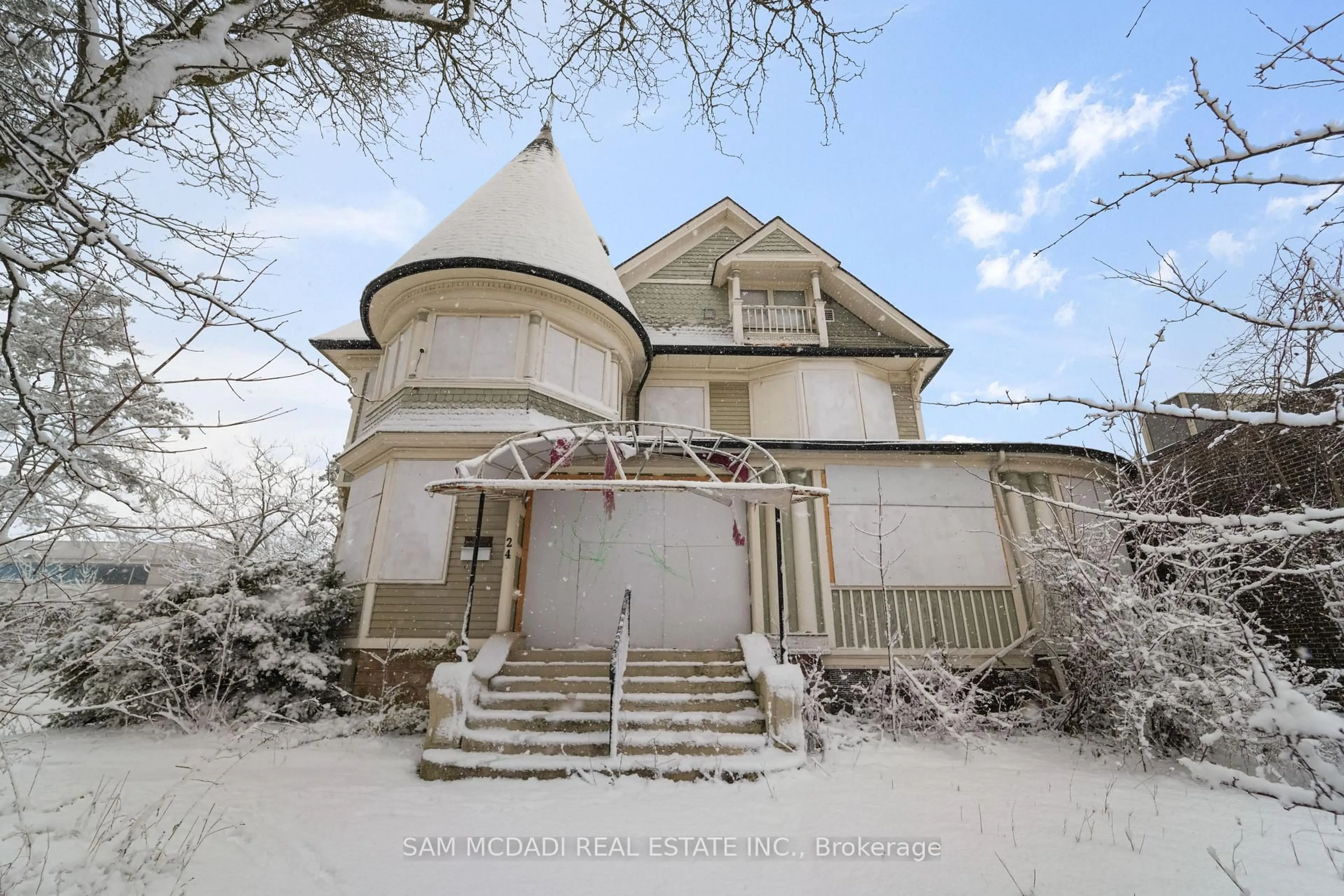 Unknown for 24 Burgar St, Welland Ontario L3B 2S7