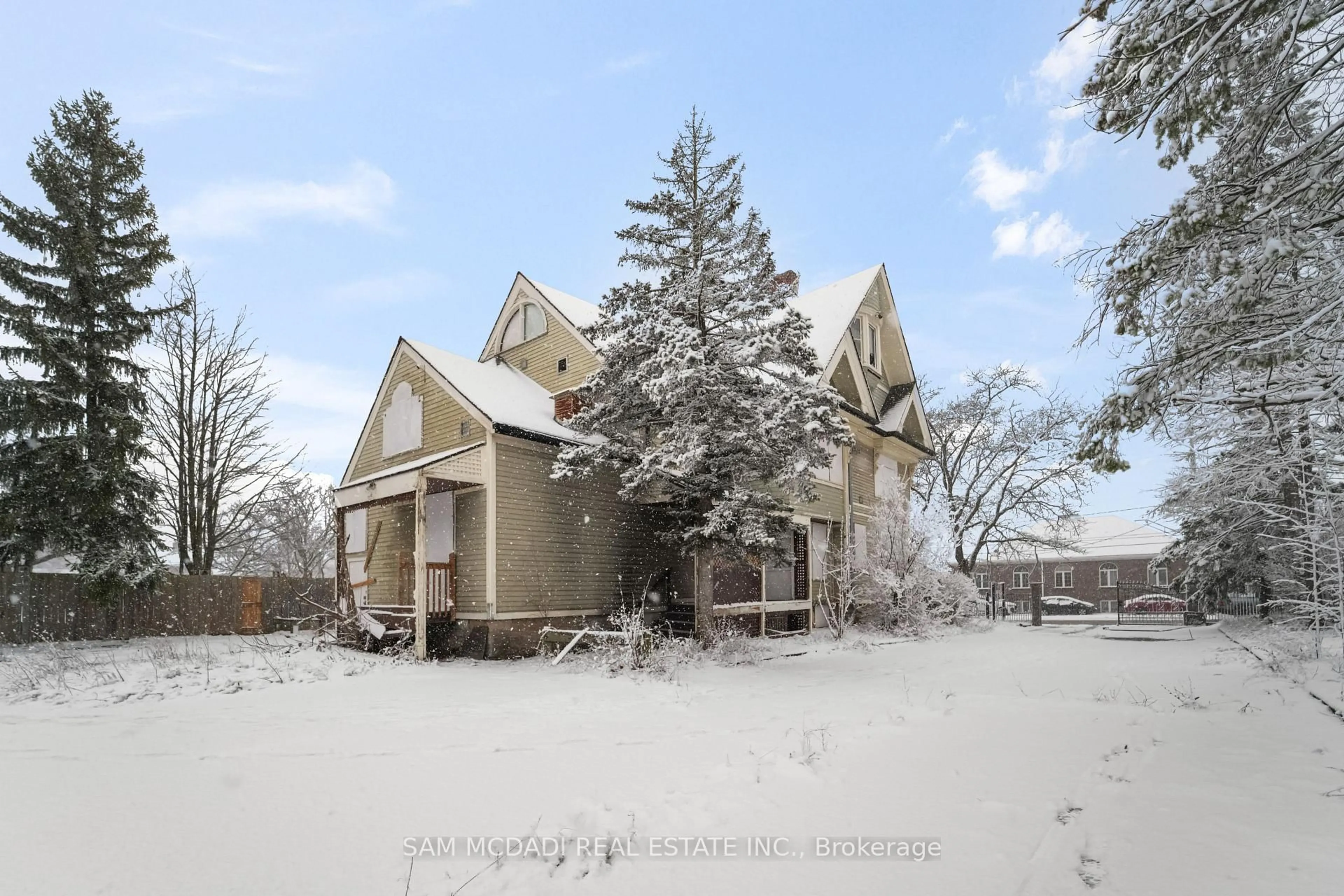 Unknown for 24 Burgar St, Welland Ontario L3B 2S7