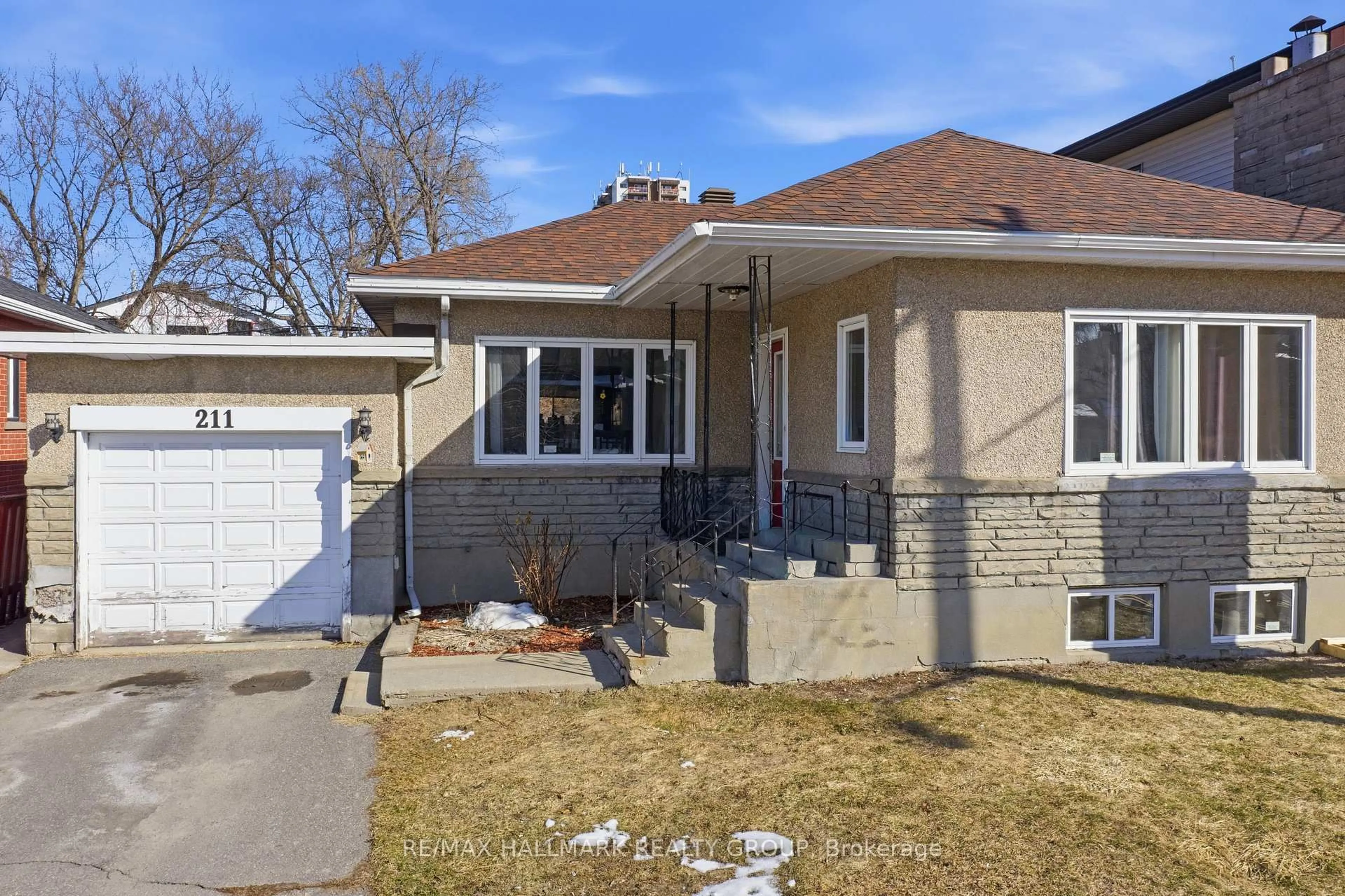 Home with brick exterior material, street for 211 Columbus Ave, Ottawa Ontario K1K 1P7