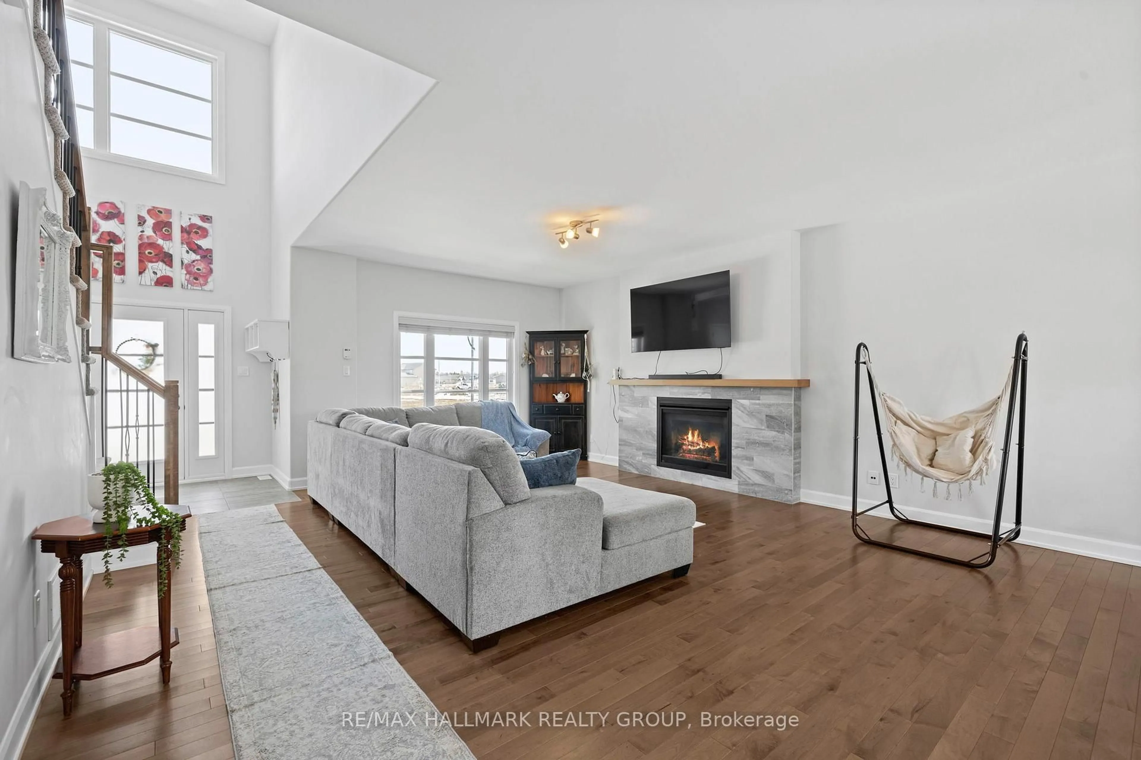 Living room with furniture, unknown for 293 Central Park, Russell Ontario K4R 0G2