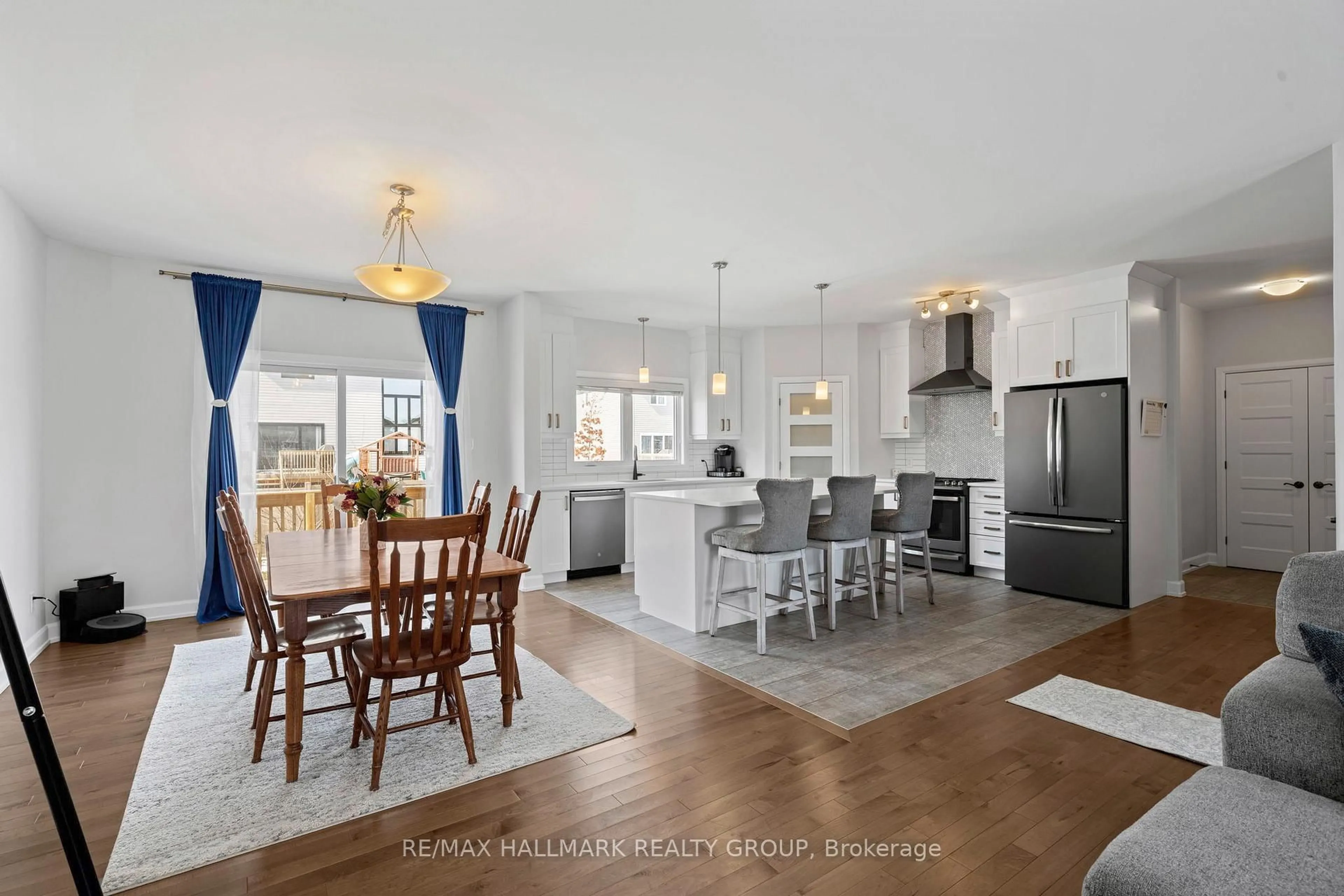 Open concept kitchen, unknown for 293 Central Park, Russell Ontario K4R 0G2