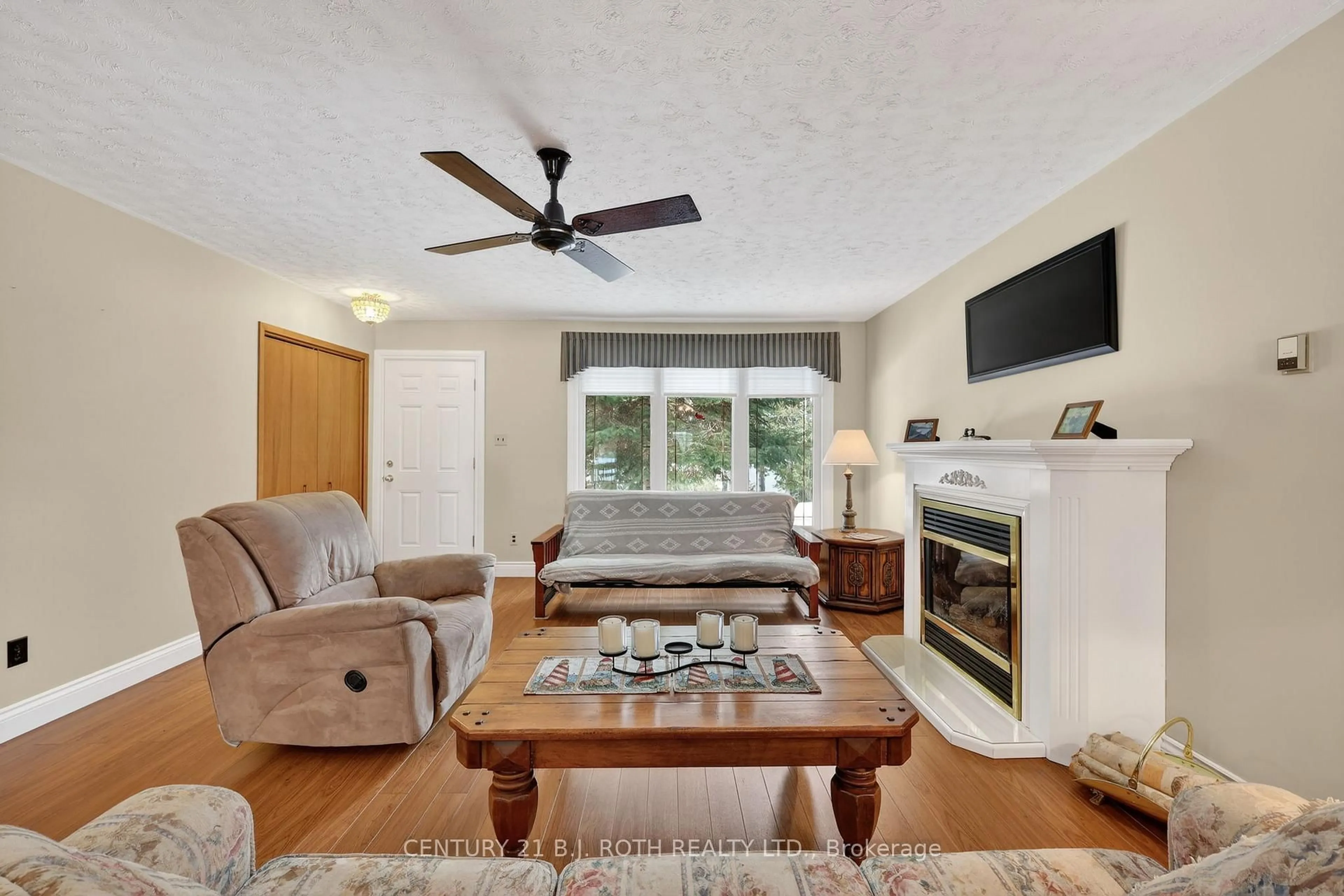 Living room with furniture, unknown for 21 Treewood Lane, Kawartha Lakes Ontario K0M 2B0