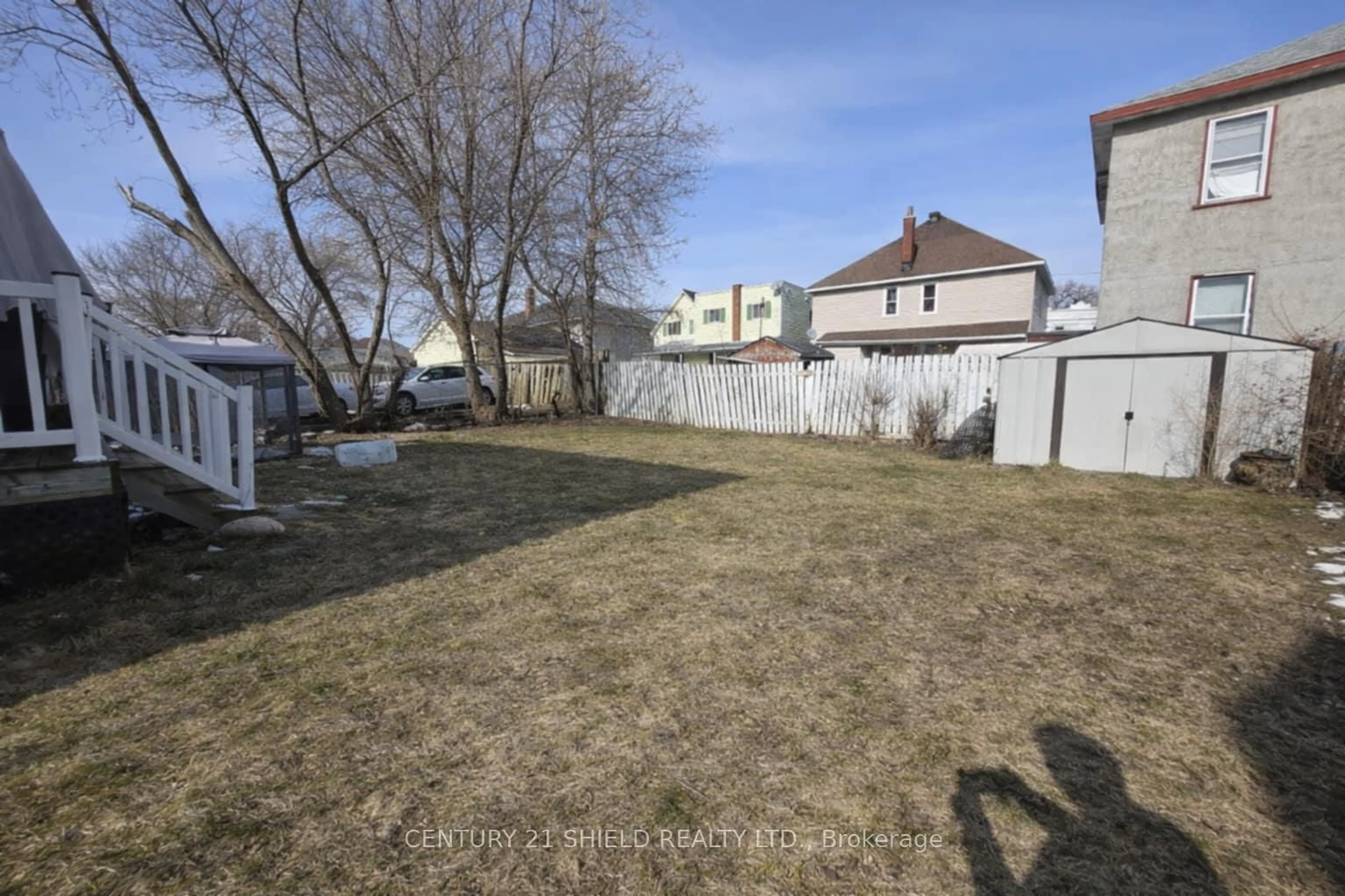 A pic from outside/outdoor area/front of a property/back of a property/a pic from drone, street for 306 Prince Arthur St, Cornwall Ontario K6H 4N9