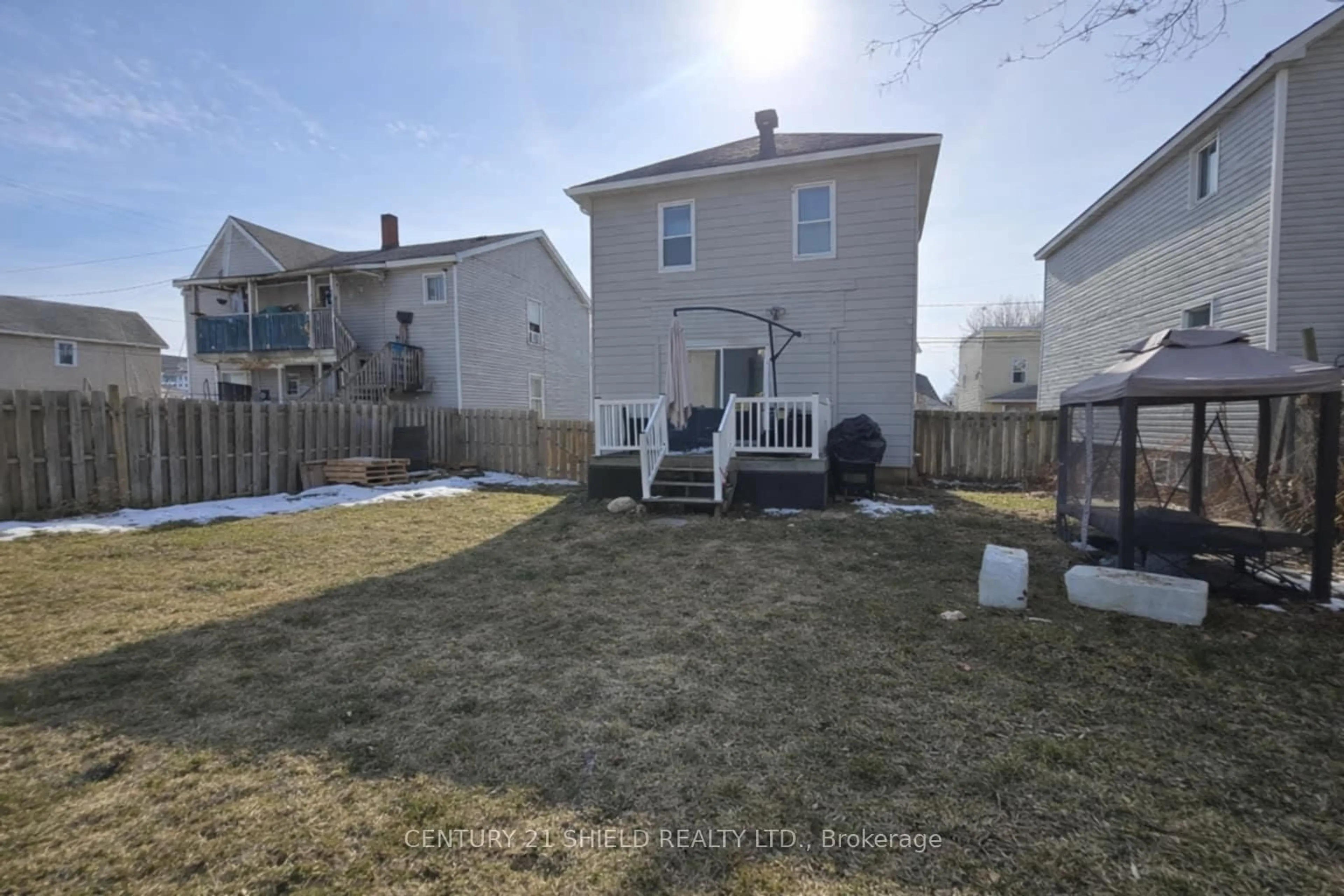 A pic from outside/outdoor area/front of a property/back of a property/a pic from drone, street for 306 Prince Arthur St, Cornwall Ontario K6H 4N9