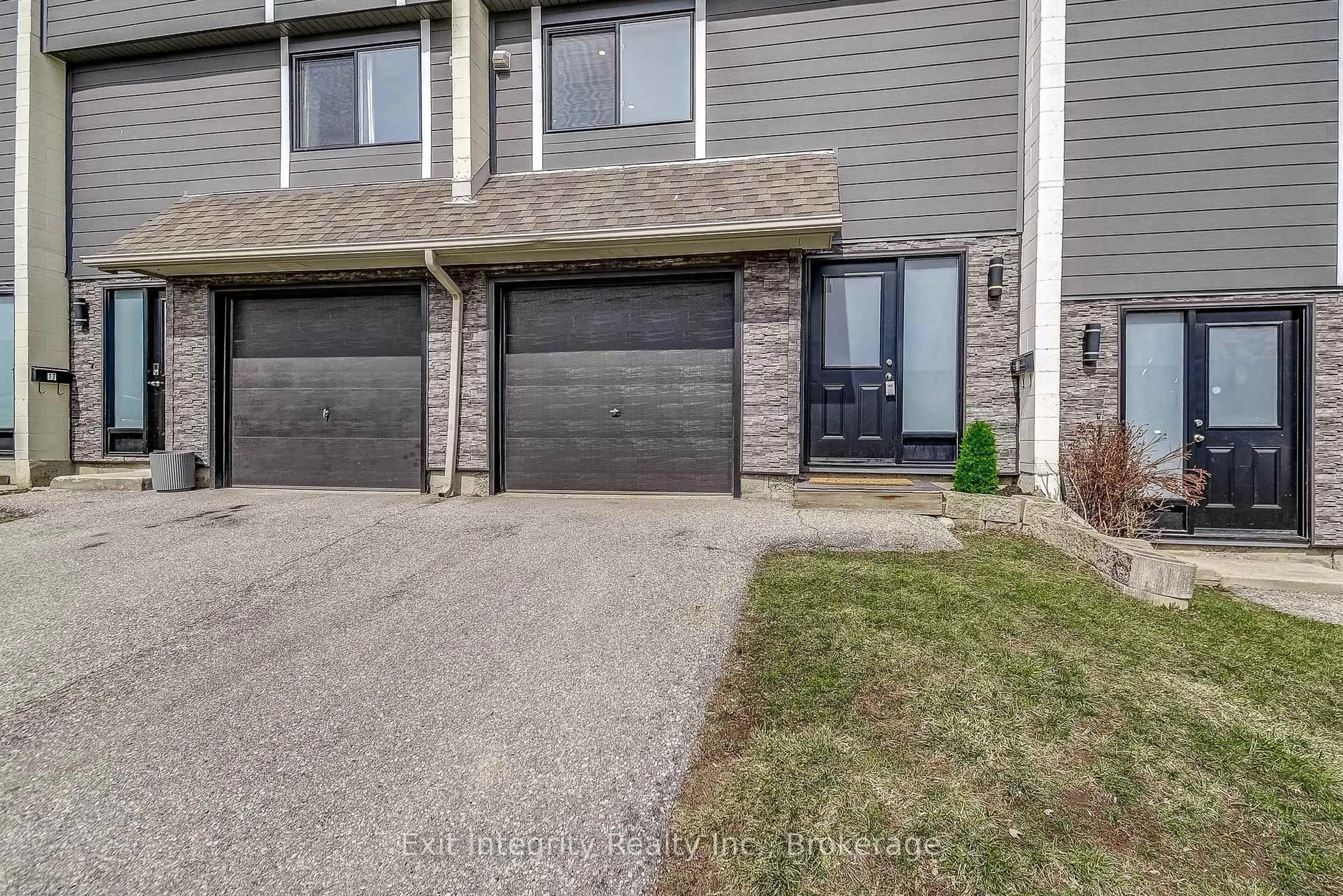 Unknown for 135 Chalmers St #18, Cambridge Ontario N1R 6M2