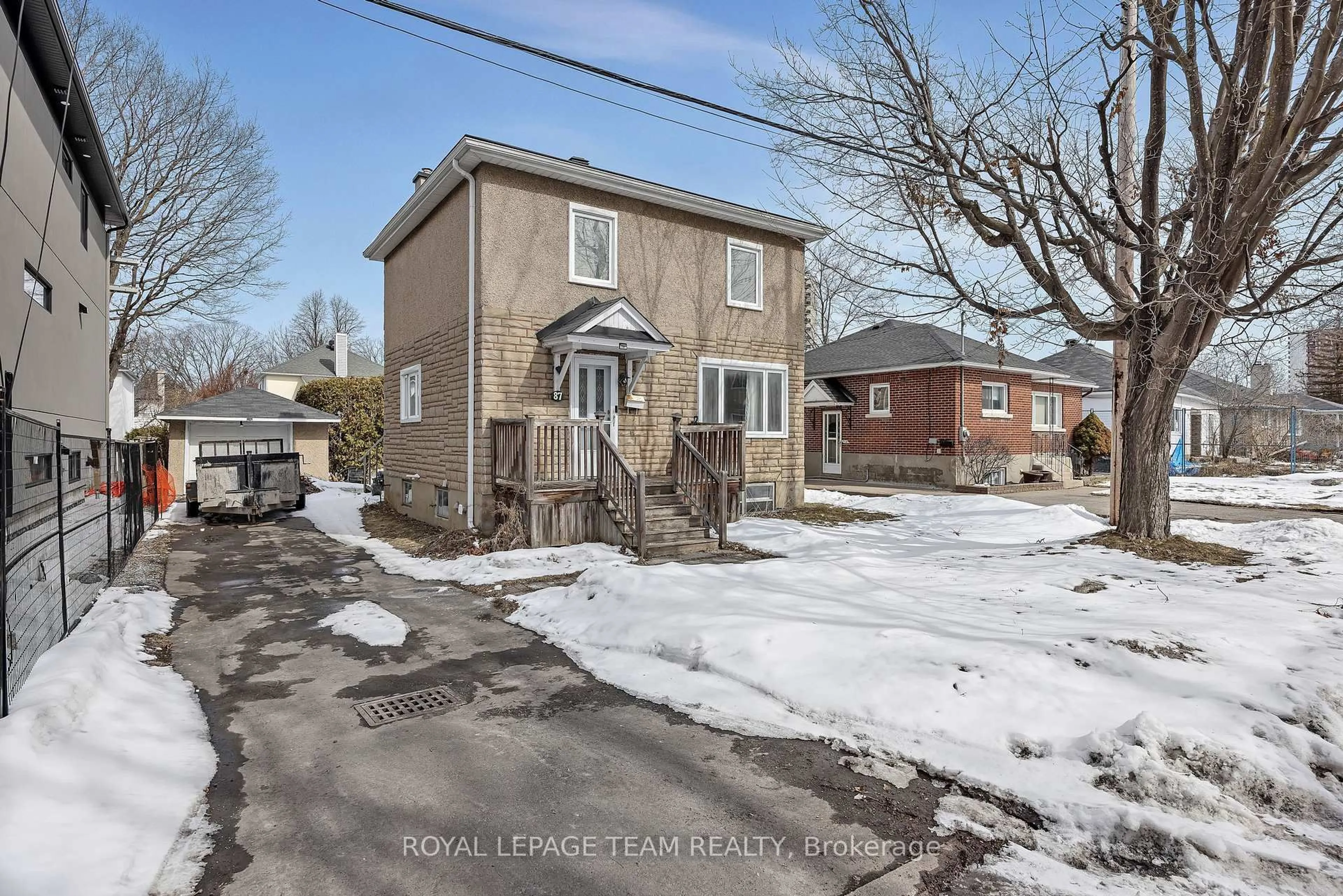 A pic from outside/outdoor area/front of a property/back of a property/a pic from drone, street for 87 Ontario St, Ottawa Ontario K1K 1K8