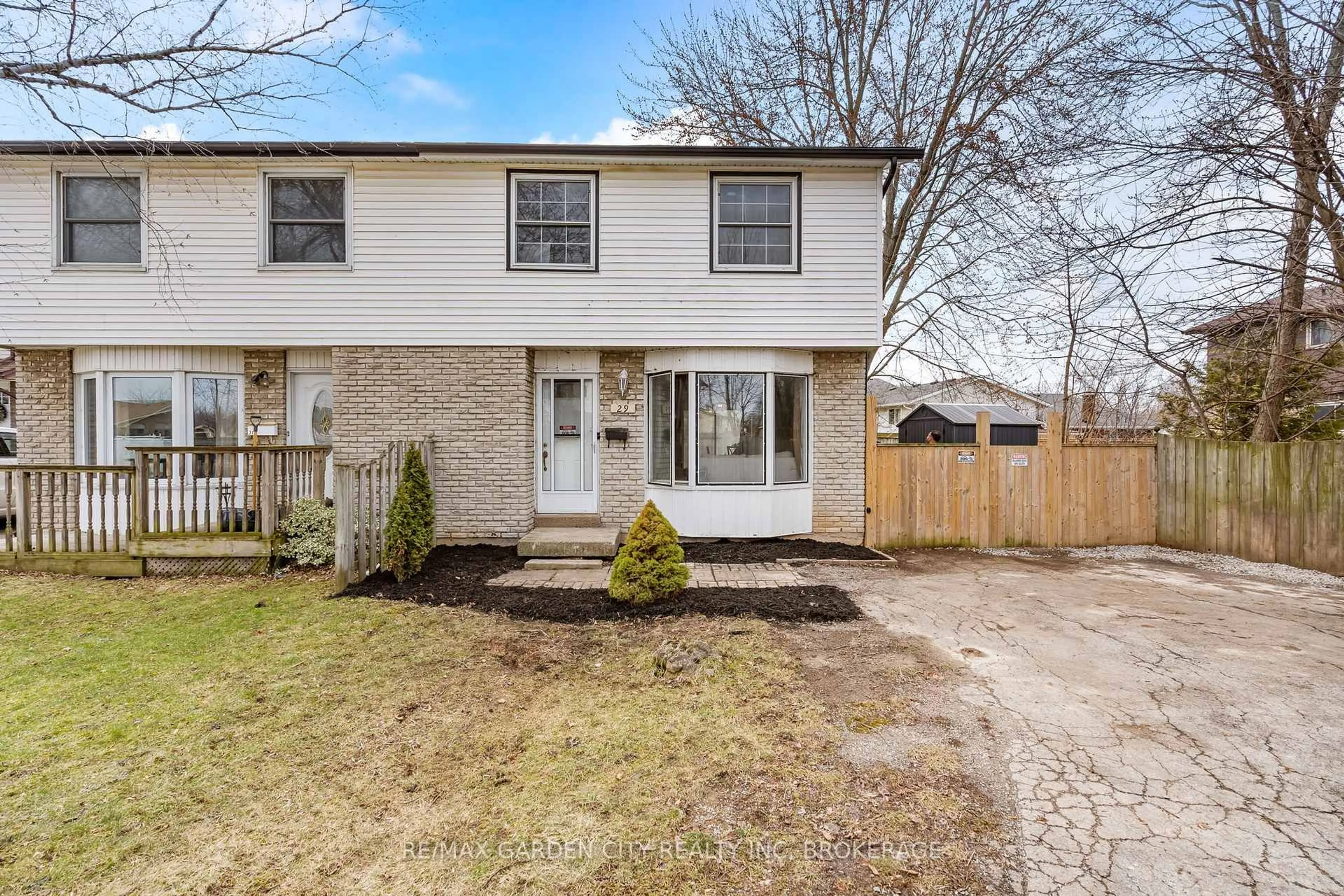 Unknown for 29 MCDOUGALL Dr, Thorold Ontario L2V 4C4