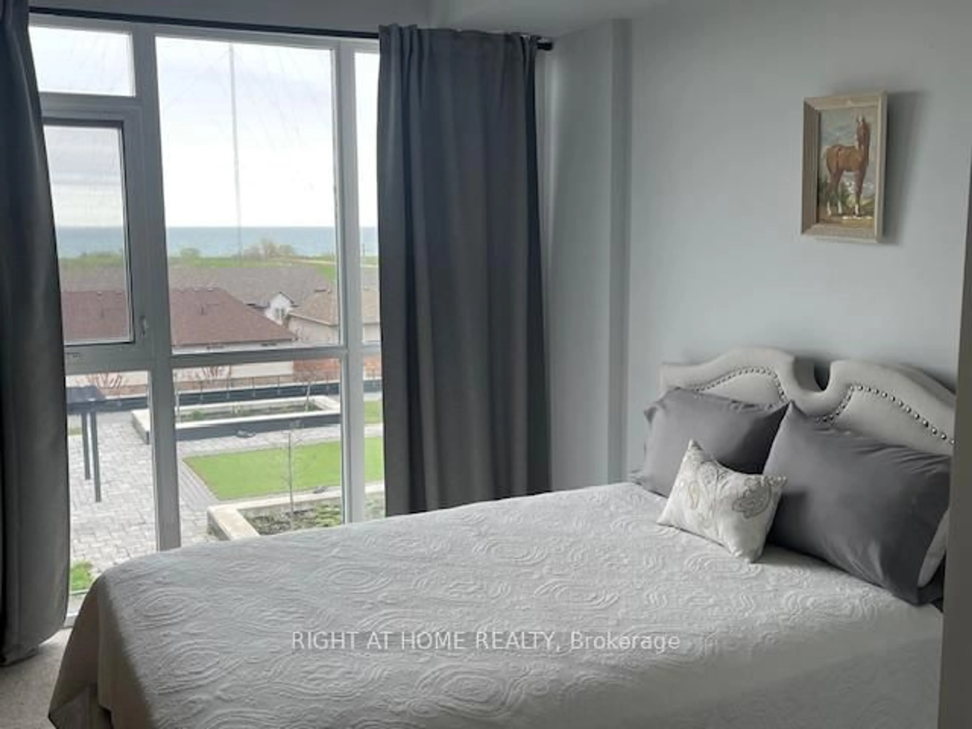 Unknown for 560 North Service Rd #404, Grimsby Ontario L3M 0G9