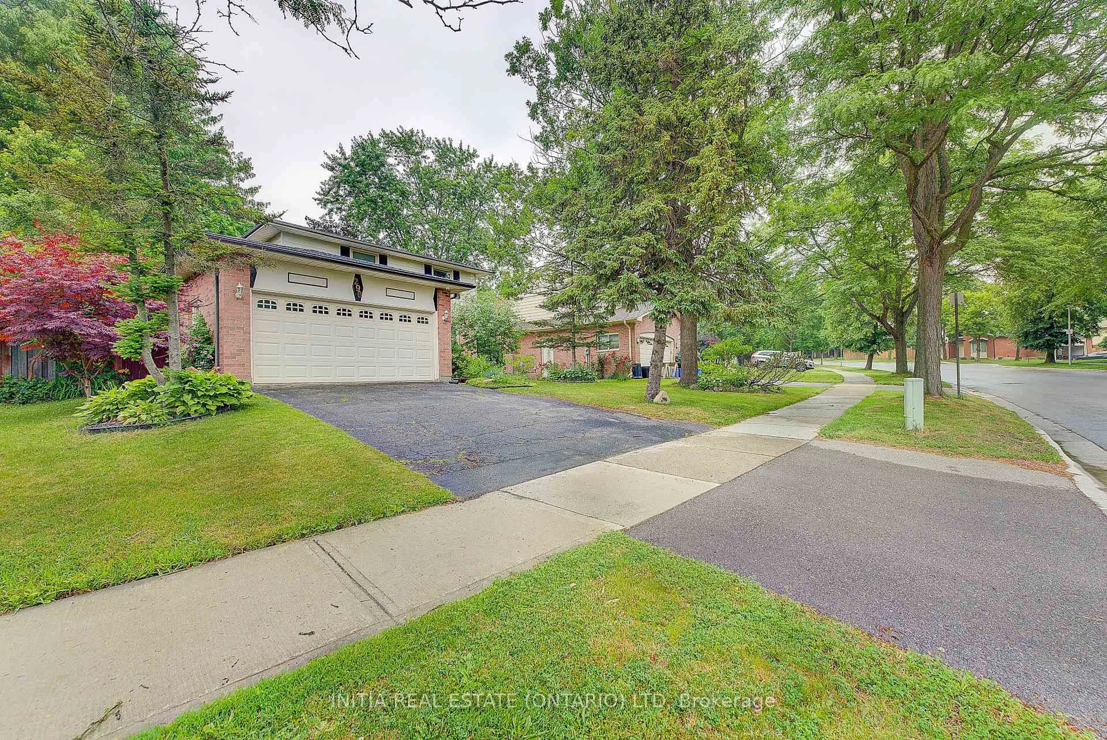 Unknown for 296 Castlegrove Blvd, London North Ontario N6G 3T5