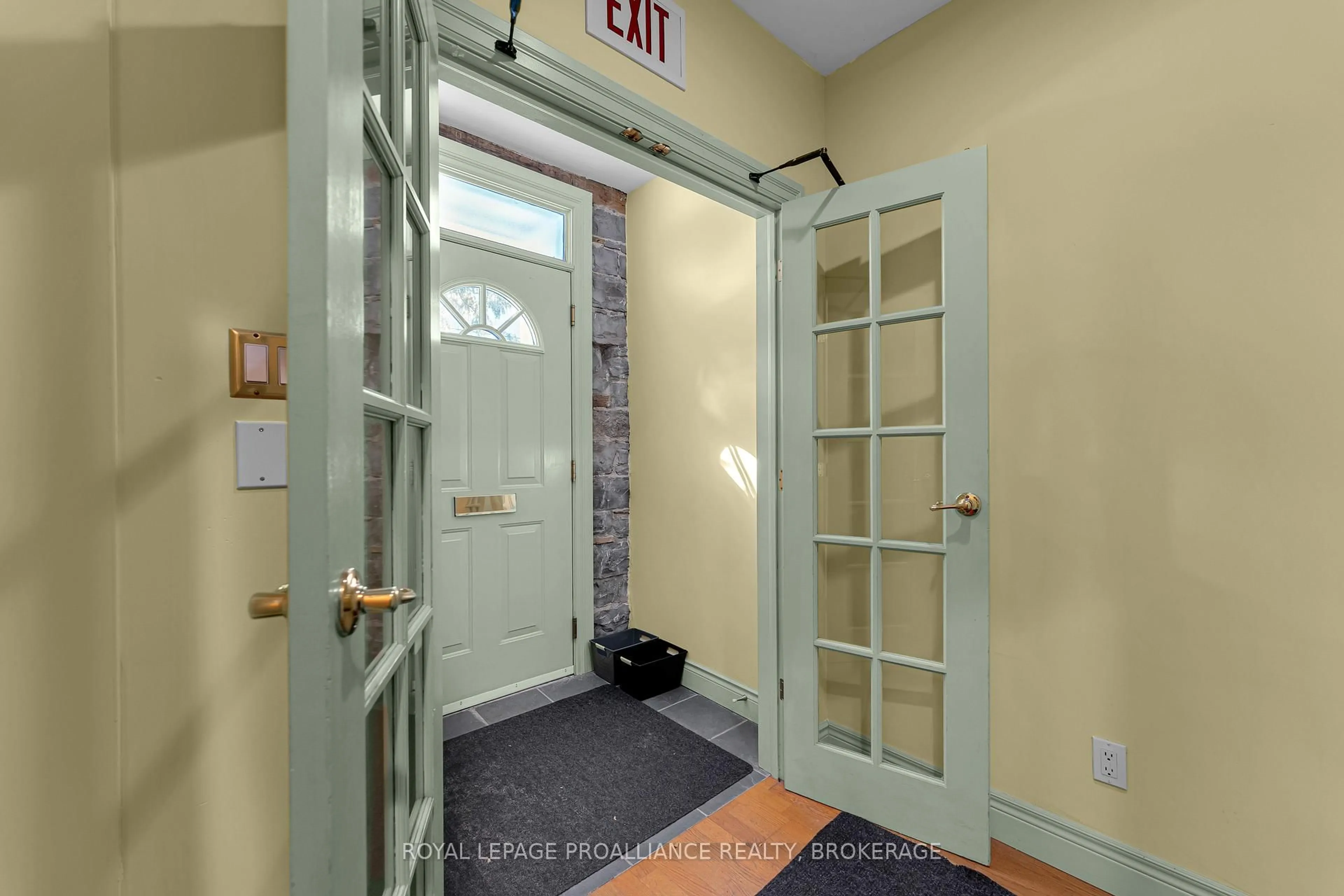 Indoor foyer for 153-155 Brock St, Kingston Ontario K7L 1S2