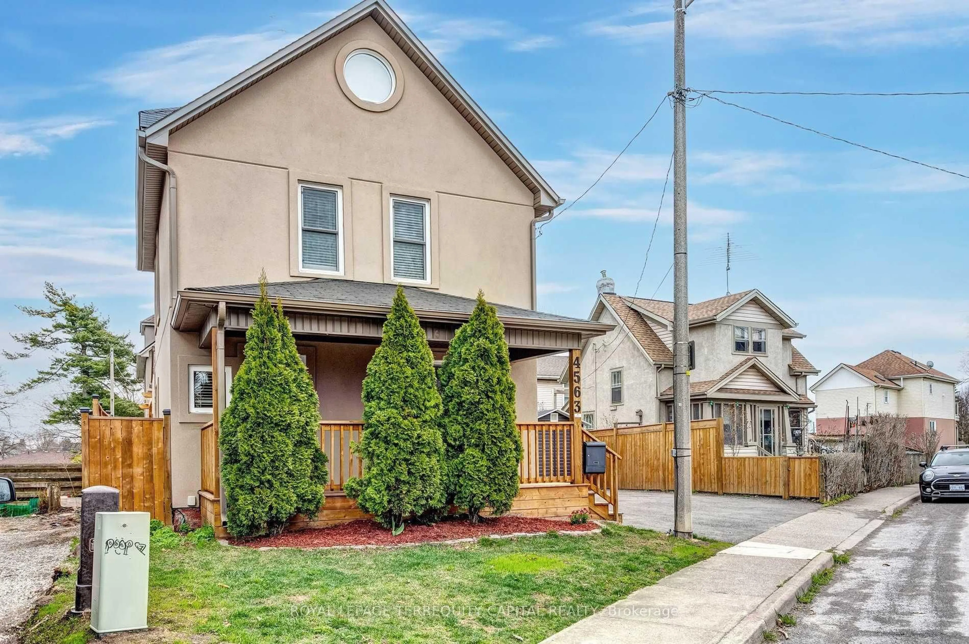 Home with brick exterior material, street for 4563 Ryerson Cres, Niagara Falls Ontario L2E 1E3